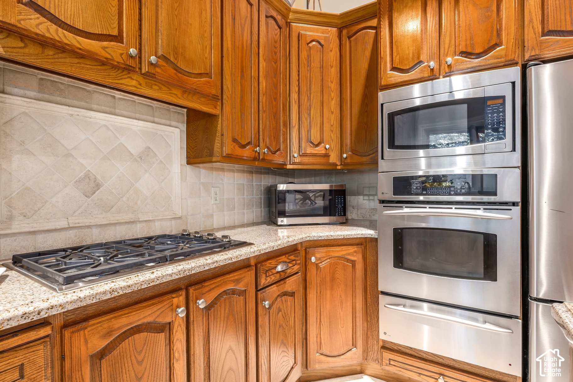 main property photo 9