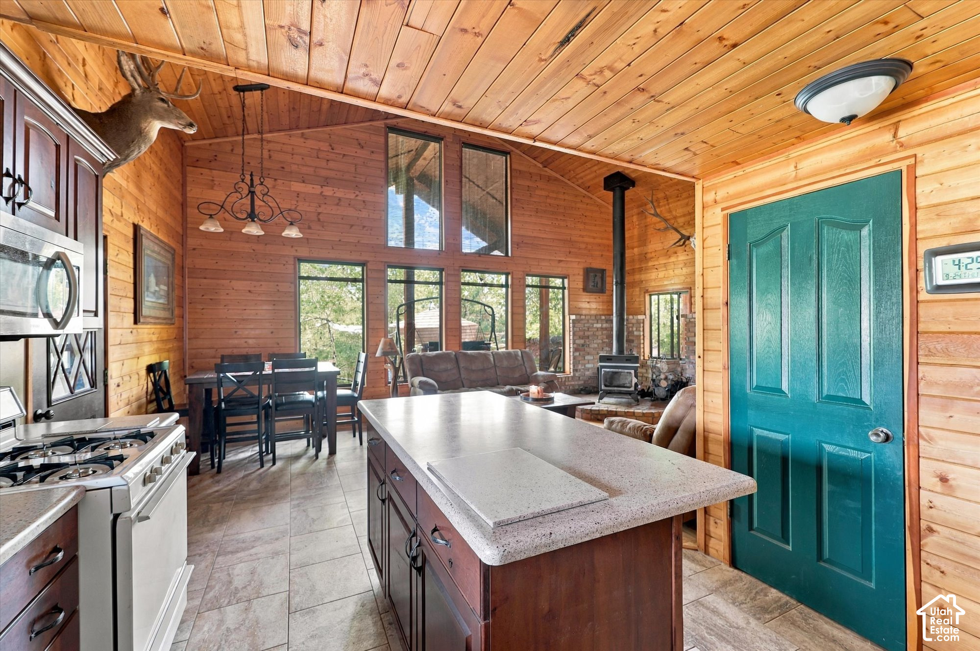 main property photo 13