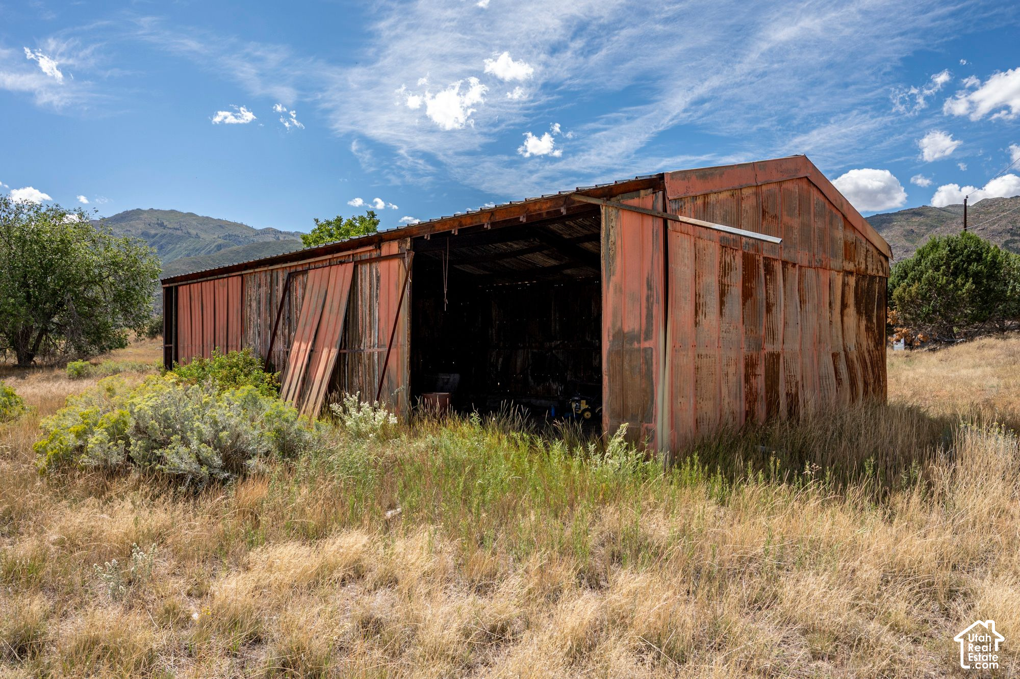 main property photo 23