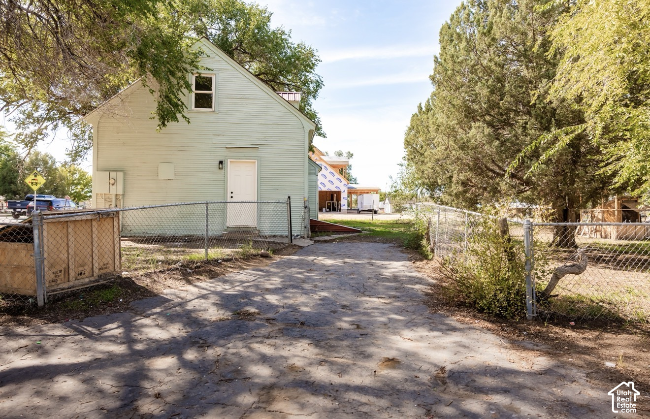 main property photo 4