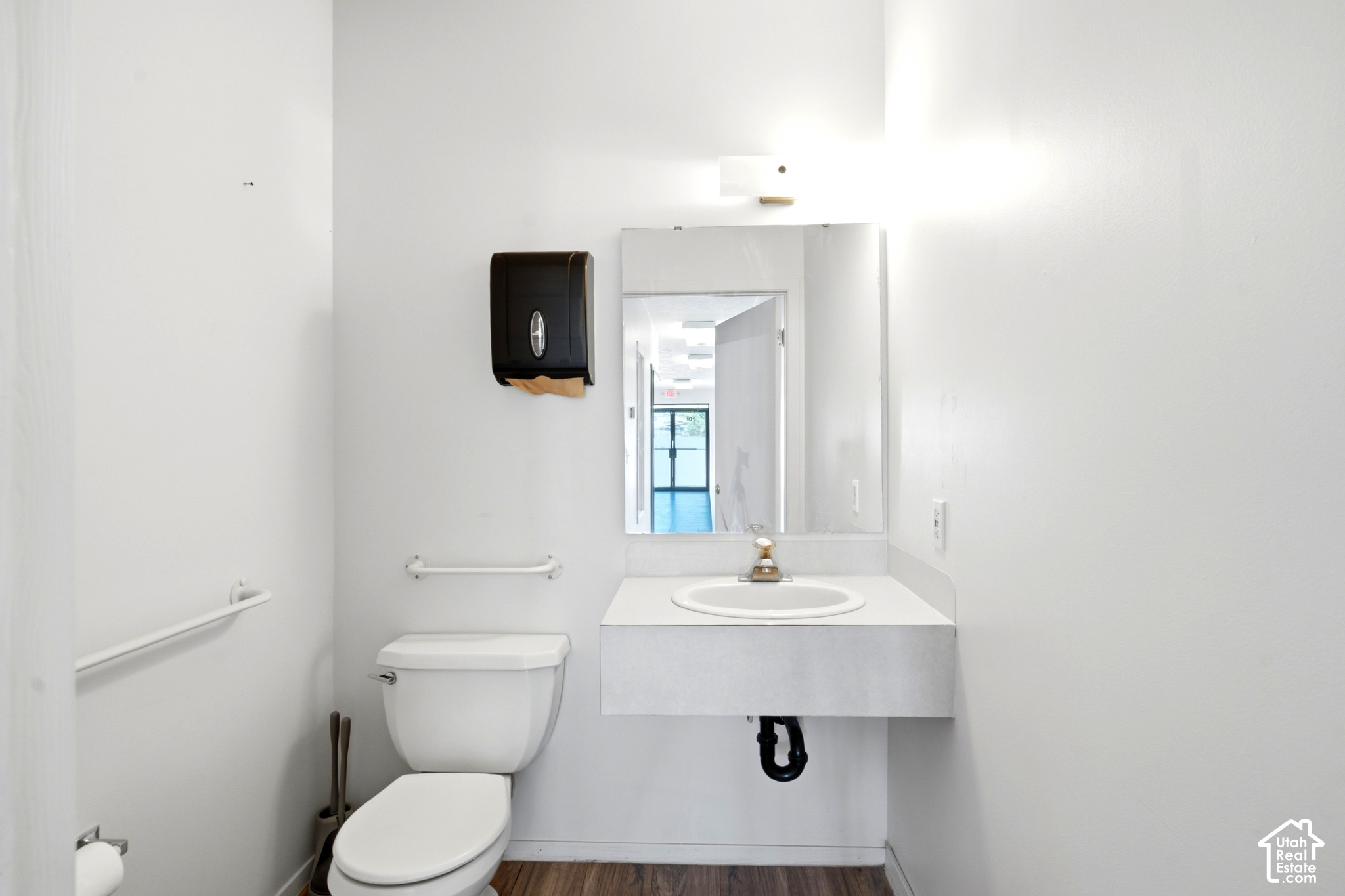 main property photo 12