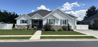 image of property with 4 Bed | 4 Bath | 3,448 Sqft