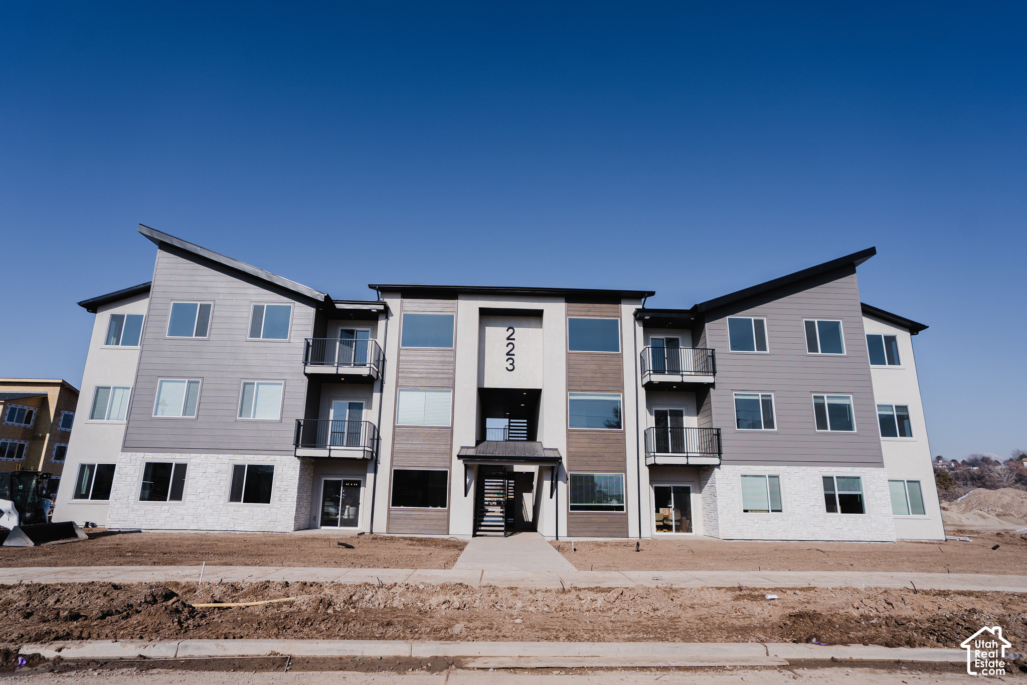 main property photo 0