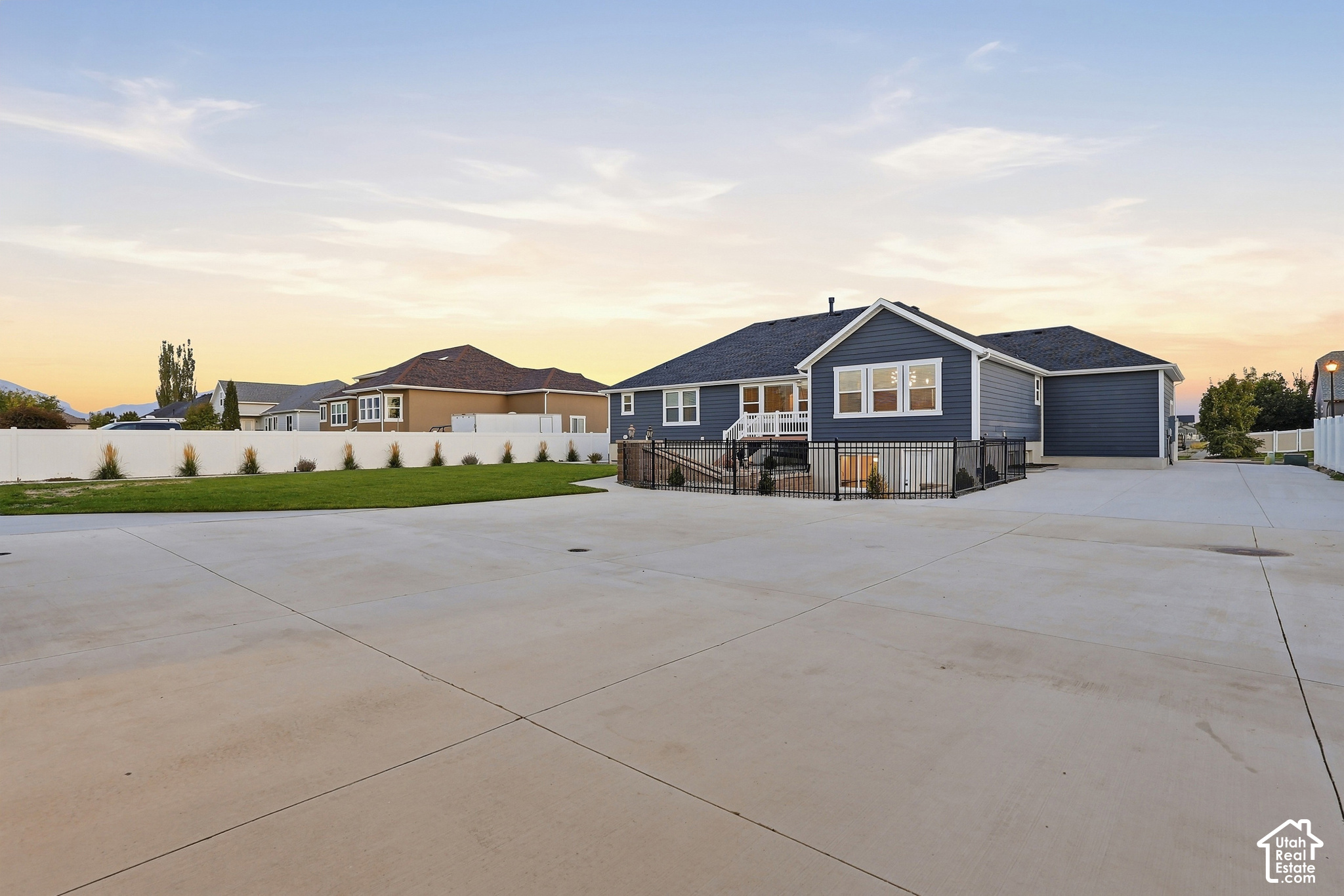 main property photo 59