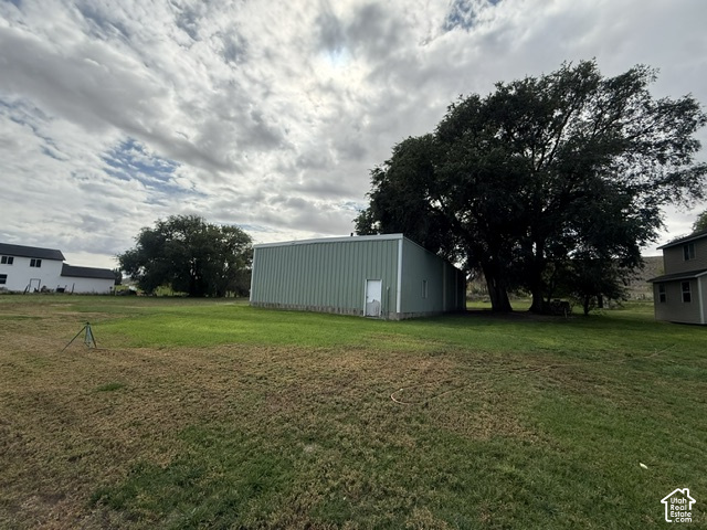 main property photo 45