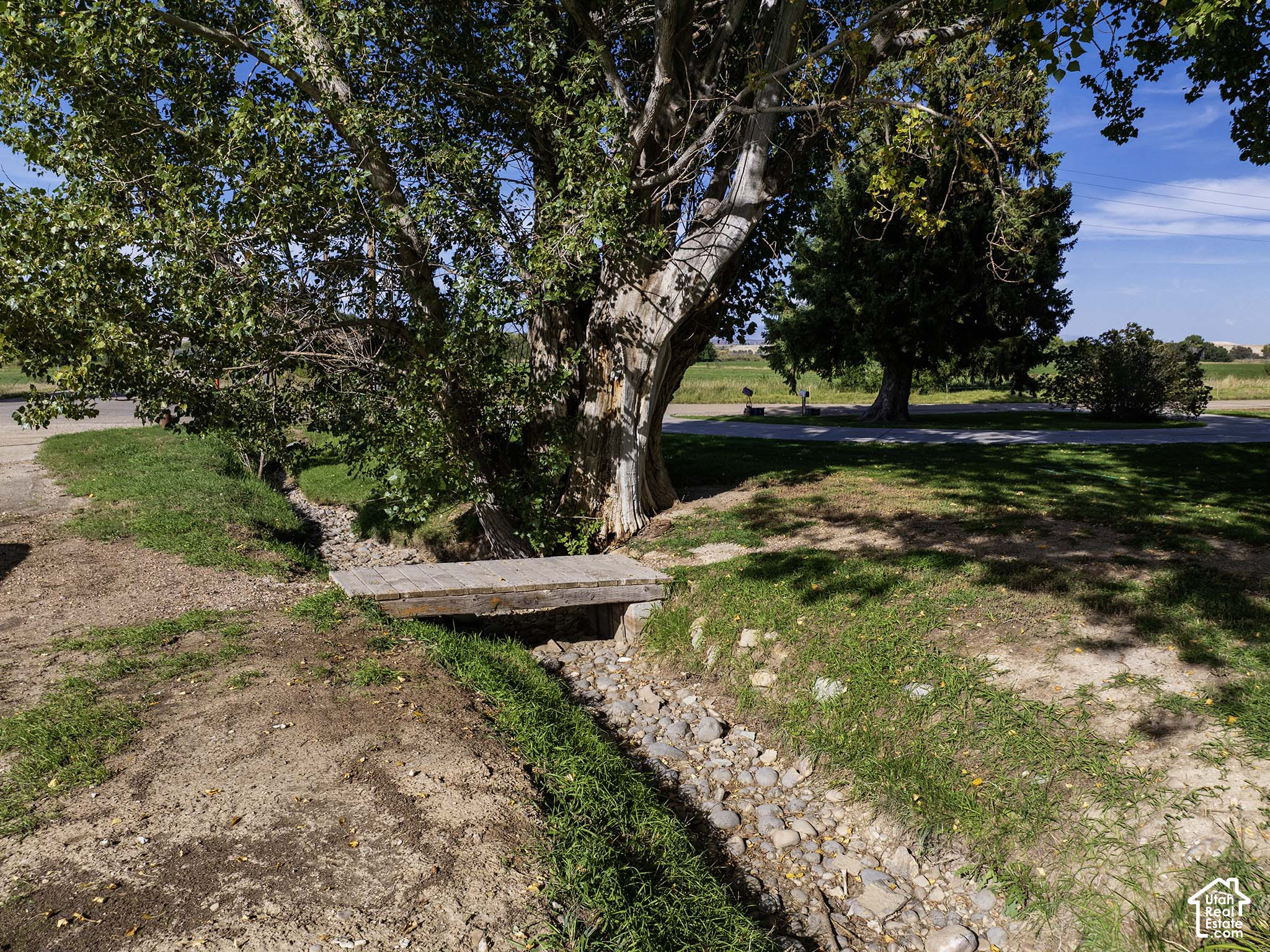 main property photo 78
