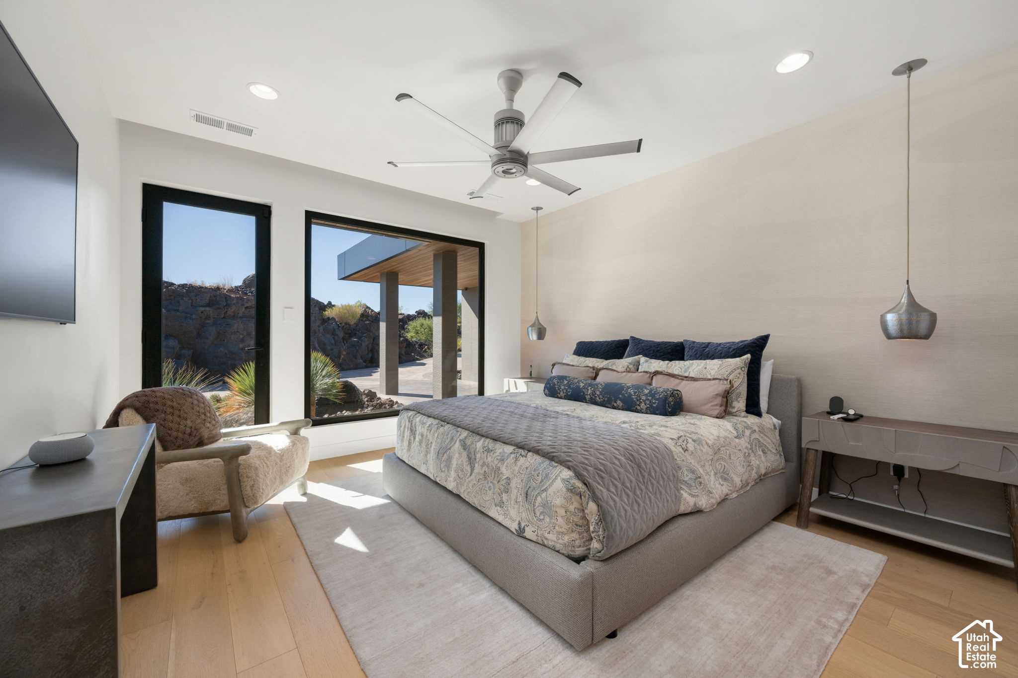 main property photo 74