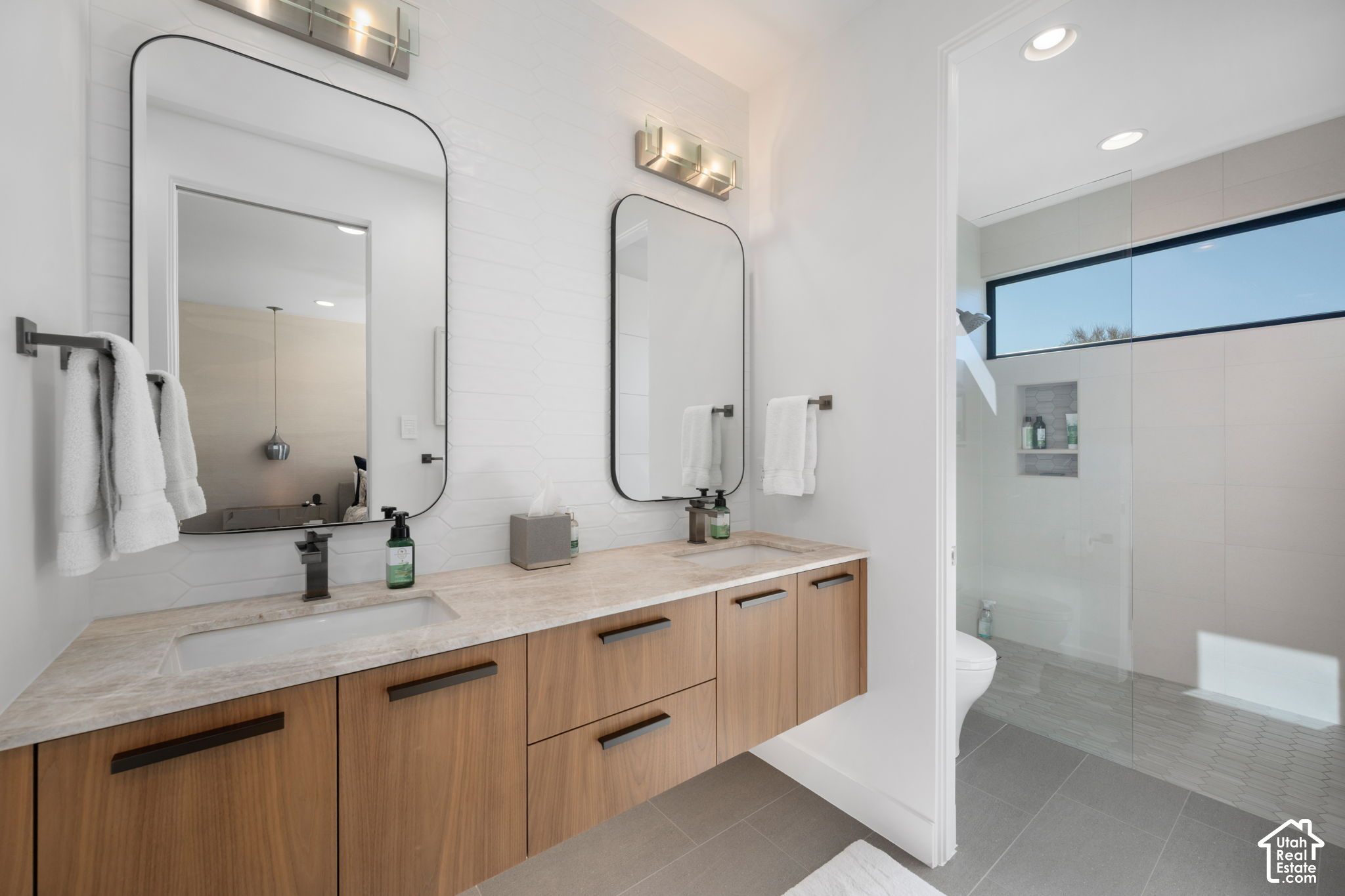 main property photo 75