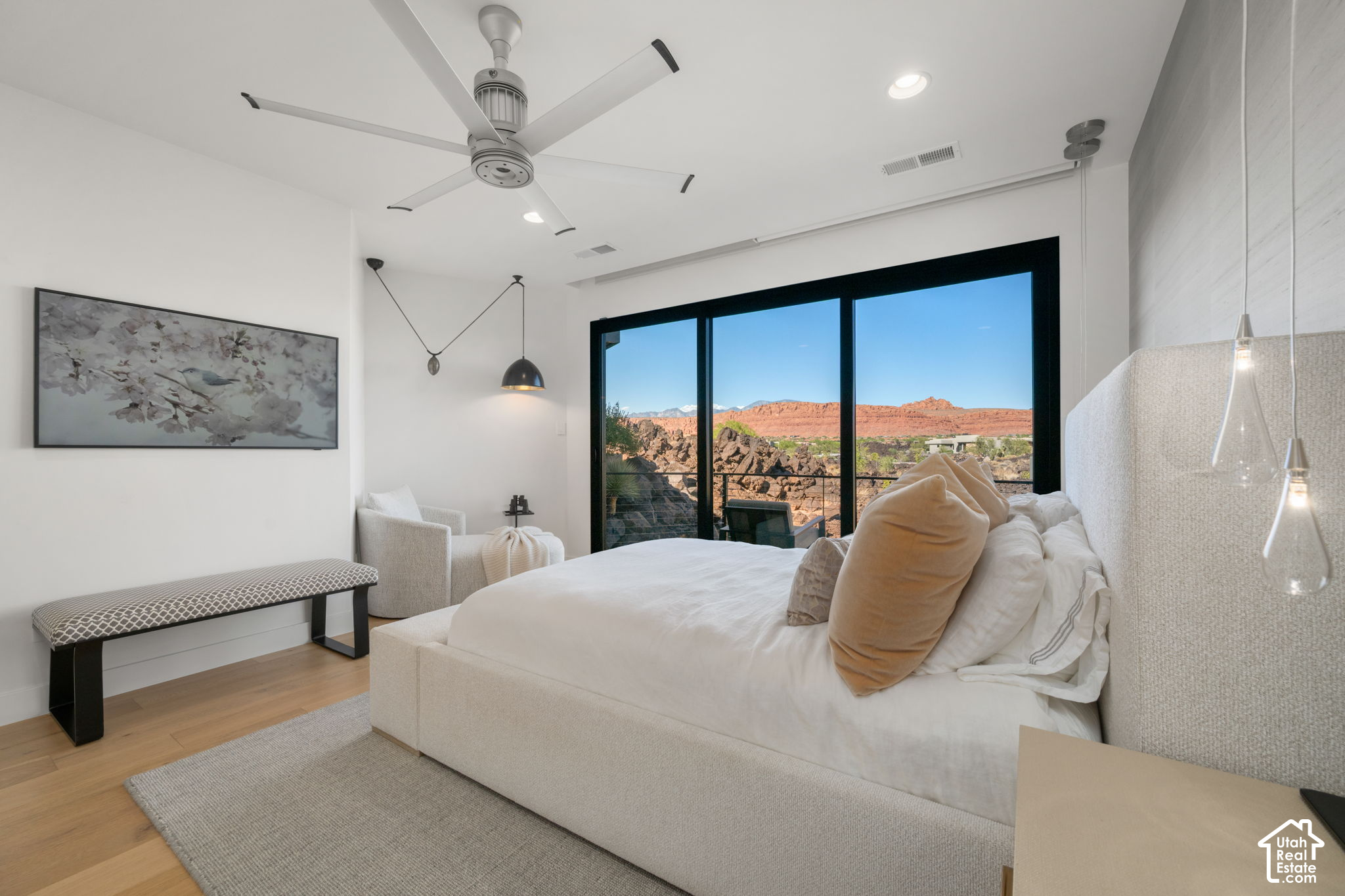main property photo 78