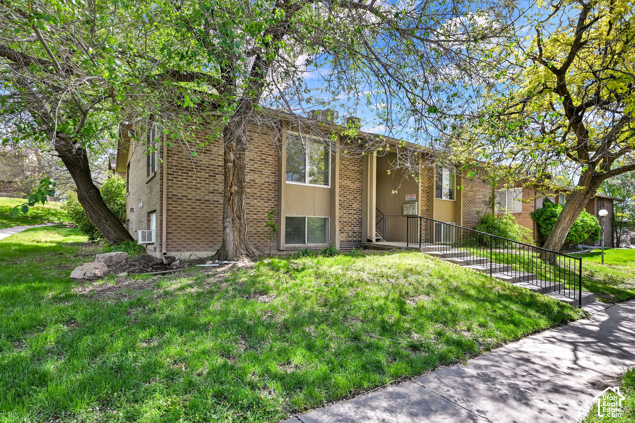 main property photo 32