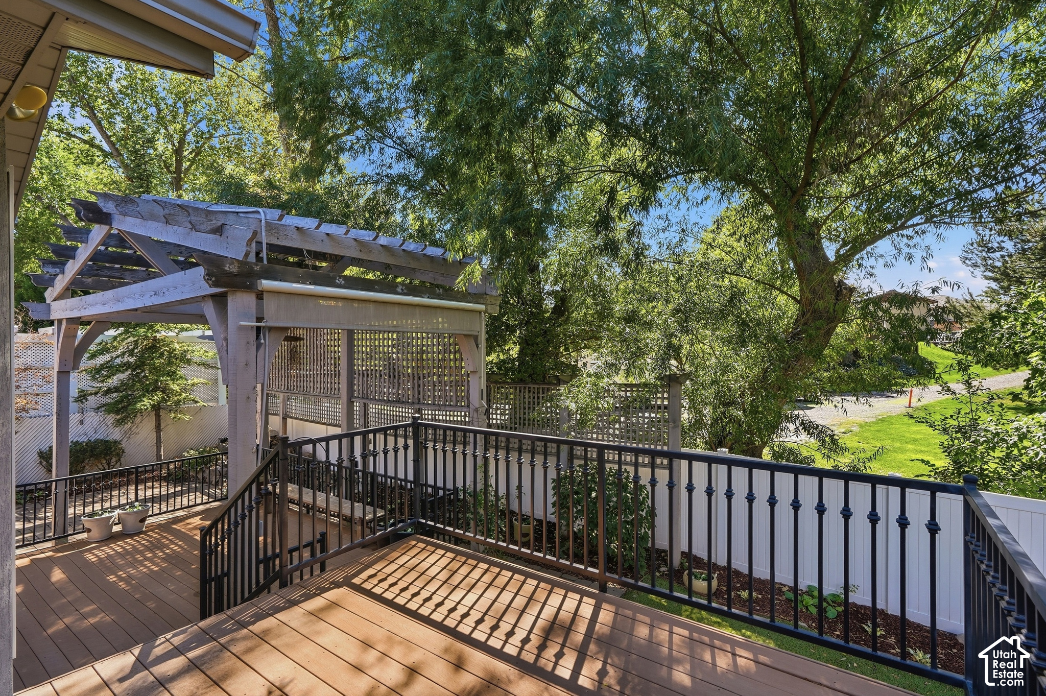 main property photo 37