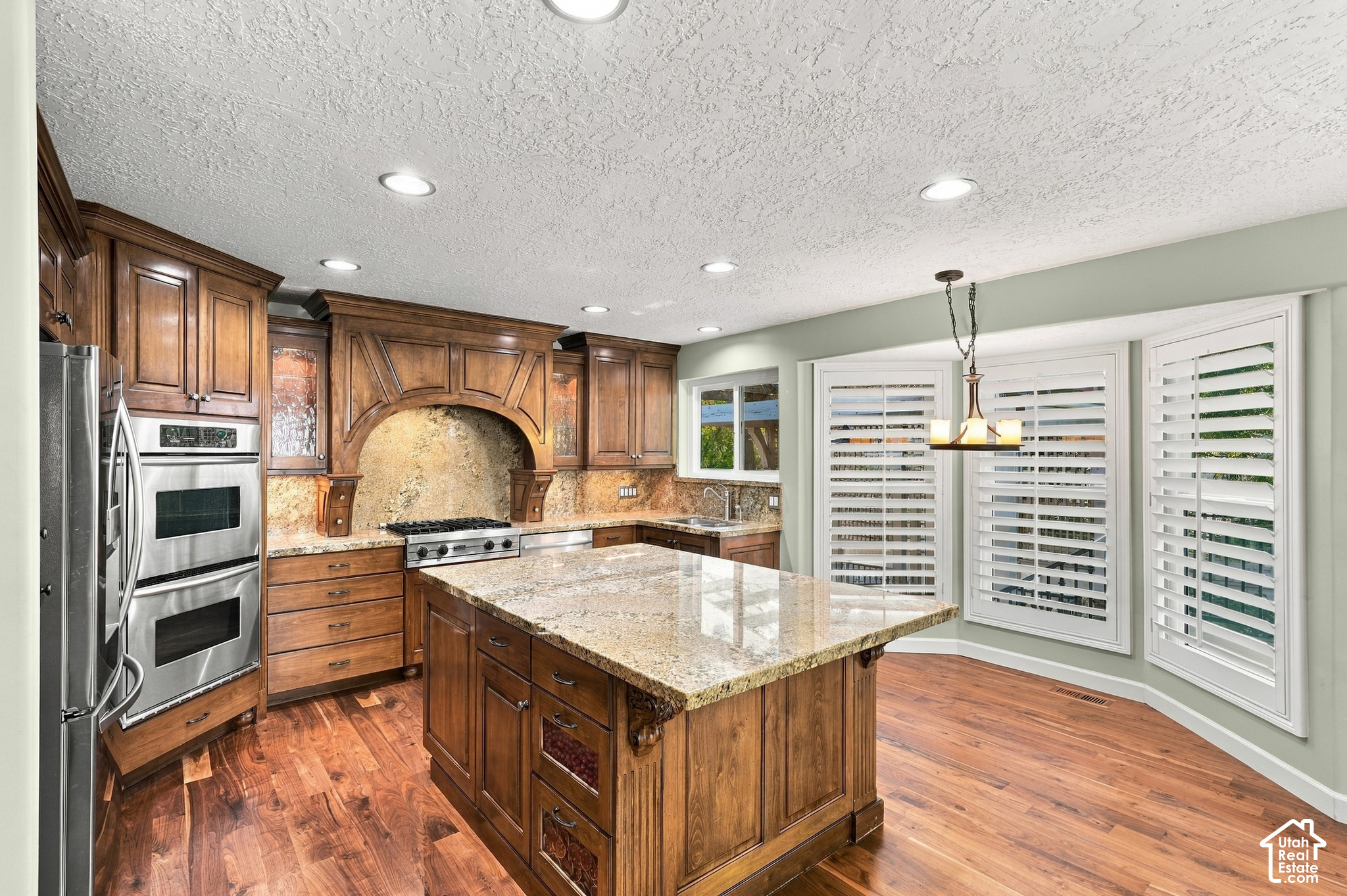 main property photo 9