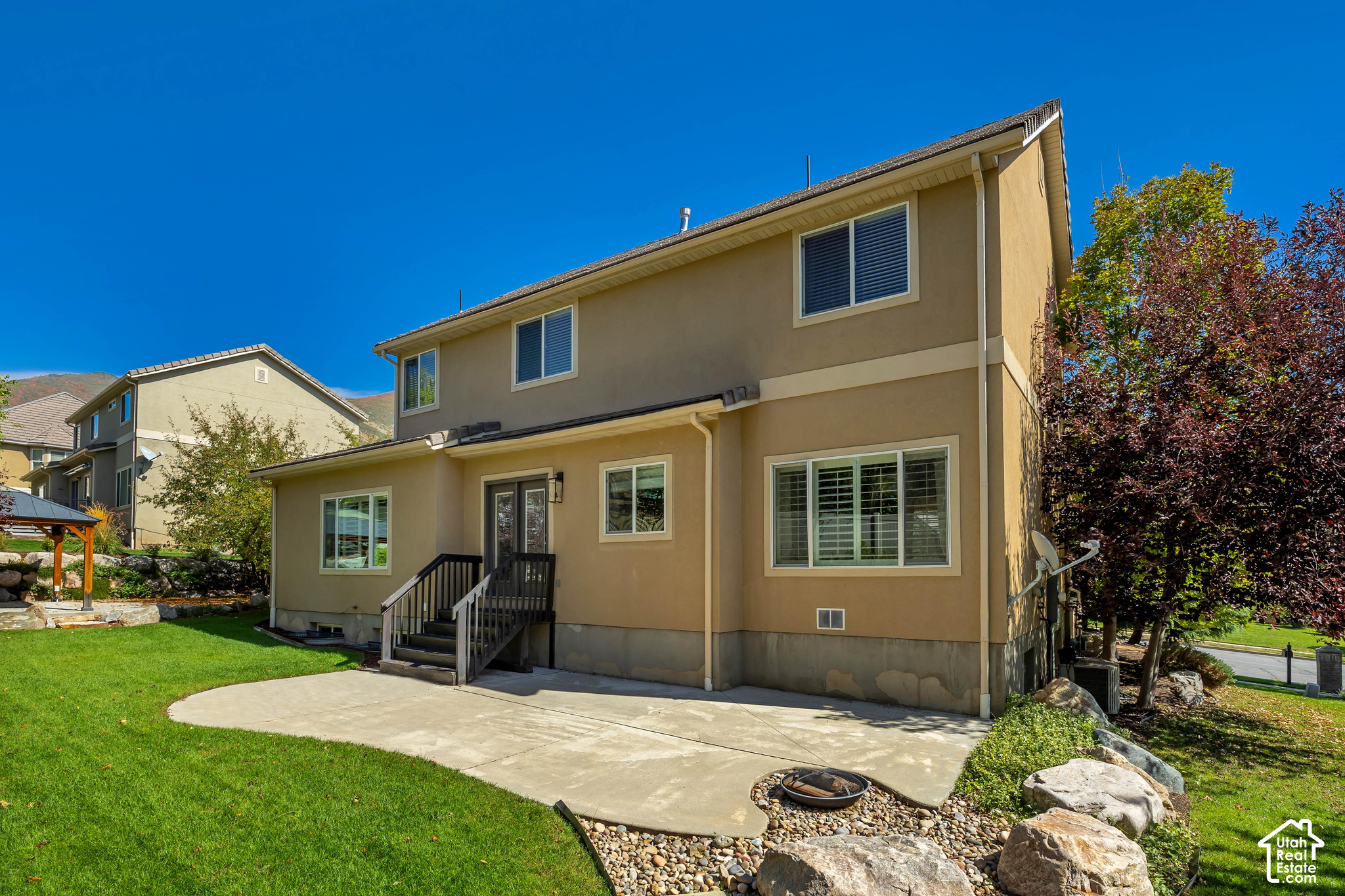 main property photo 36