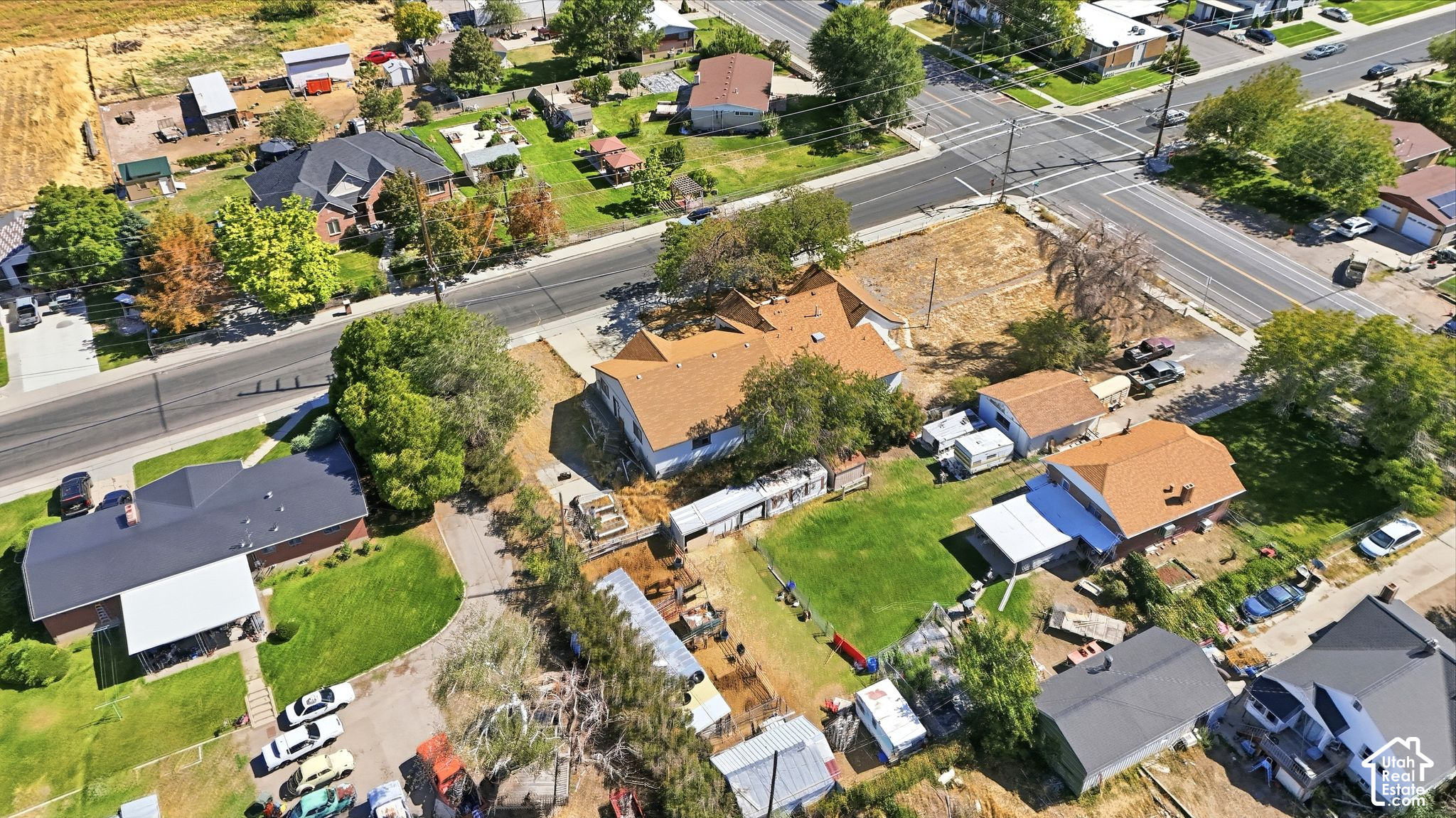 main property photo 36