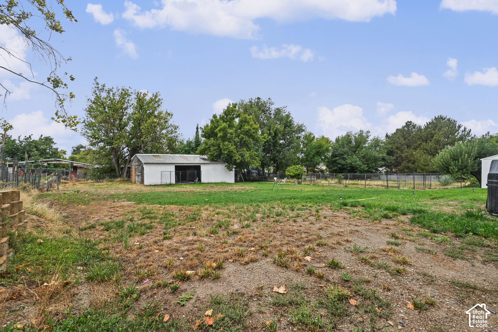 main property photo 16