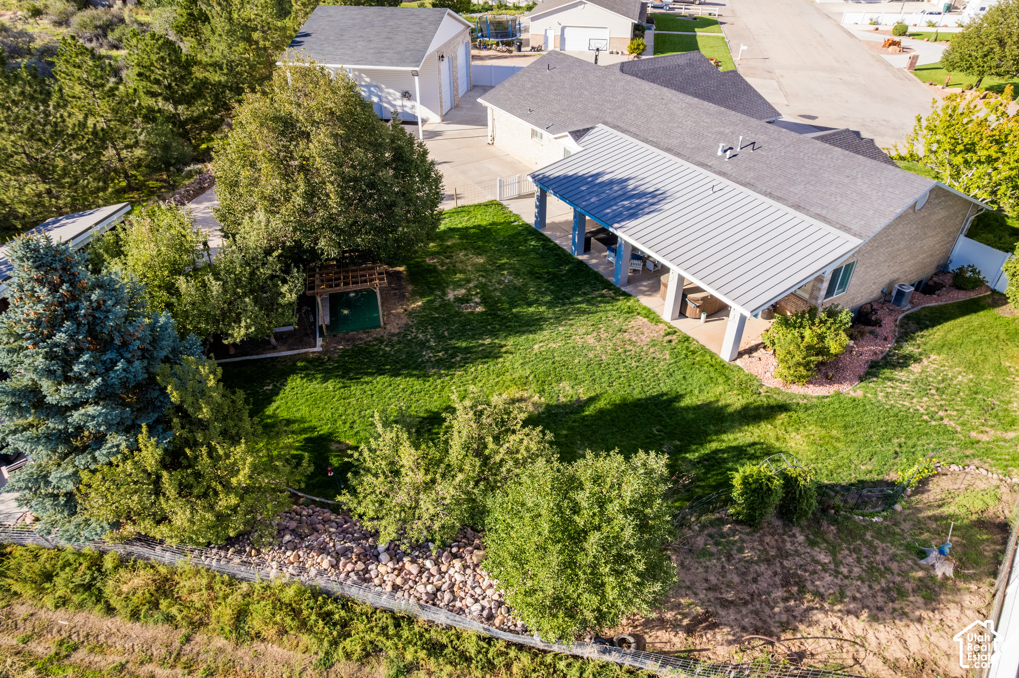 main property photo 51