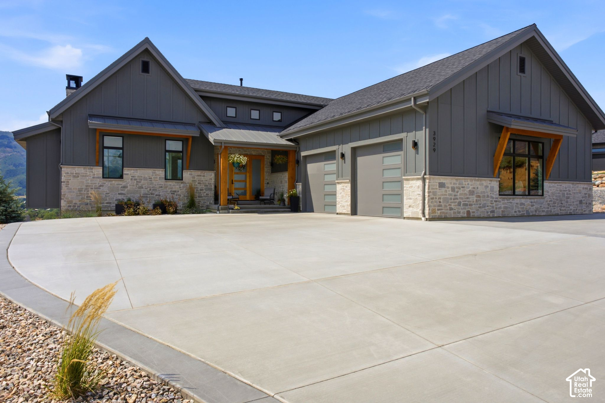 main property photo 70