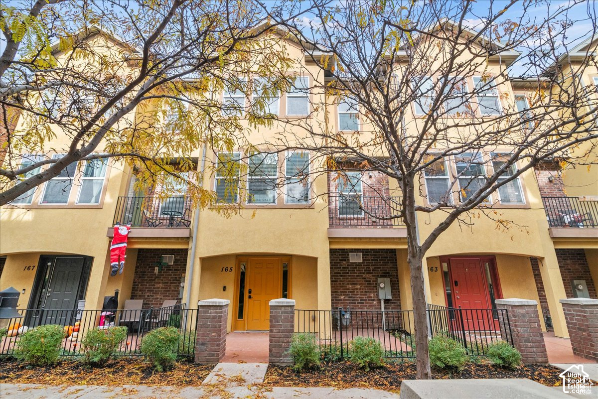 main property photo 0