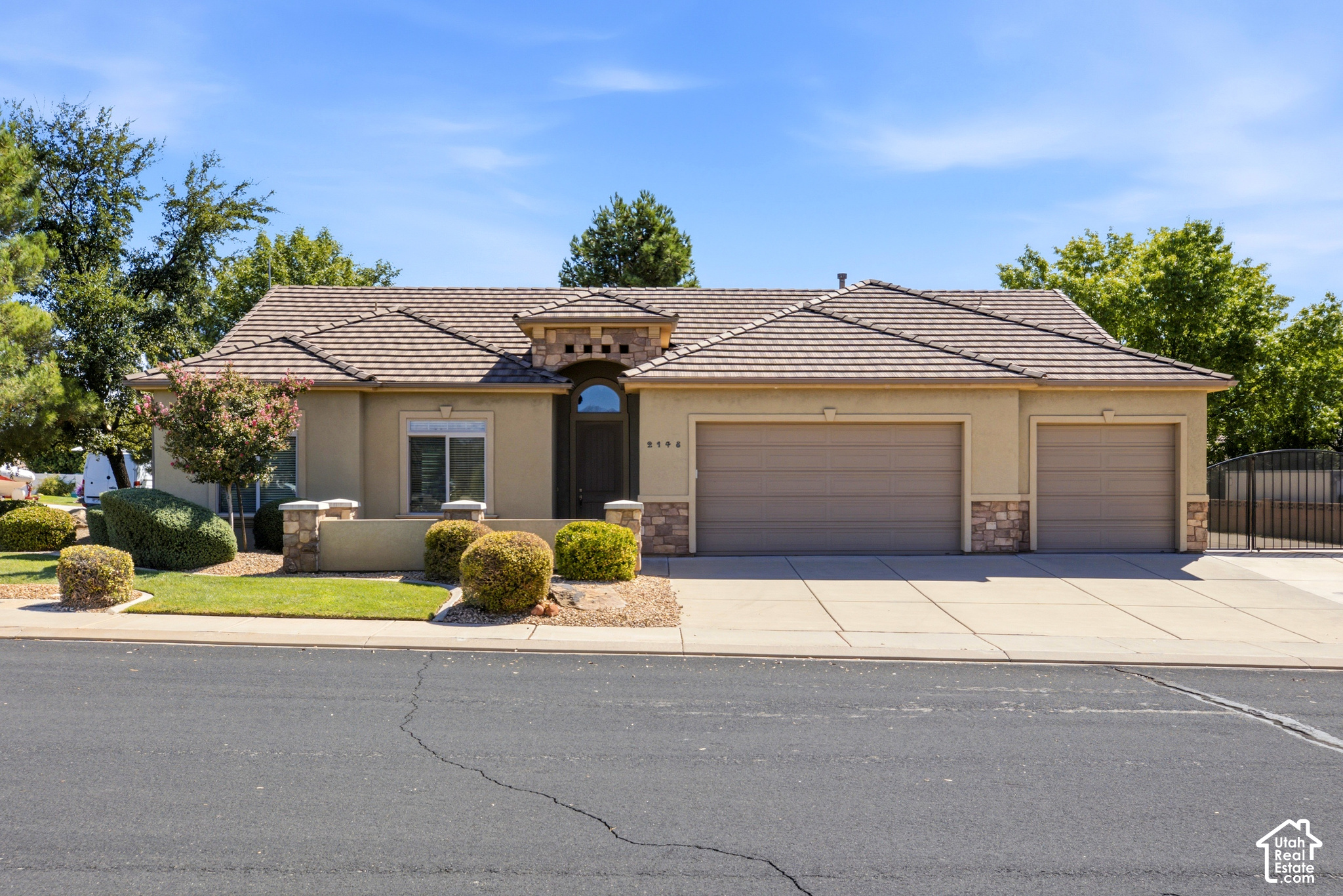 main property photo 4