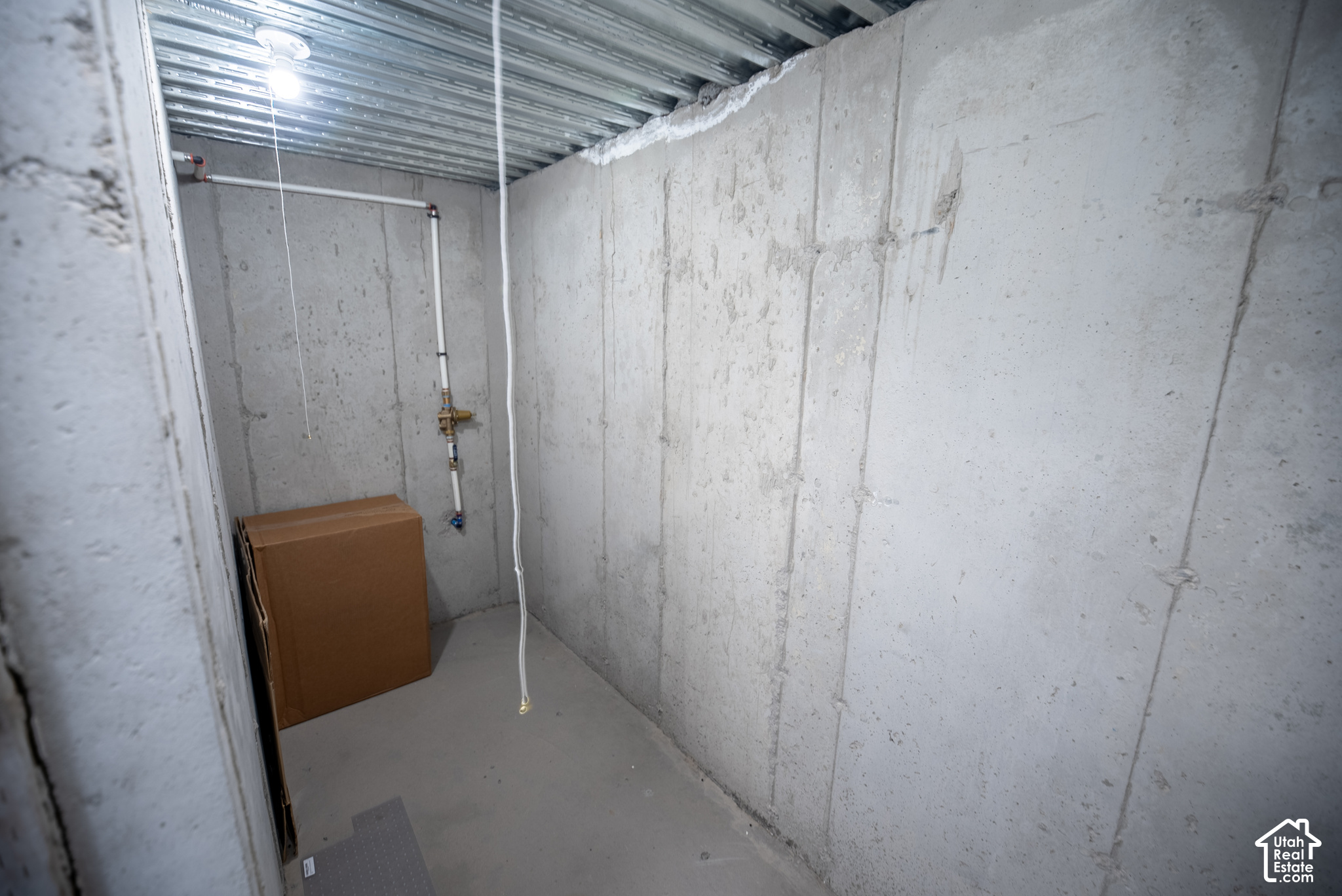 main property photo 25