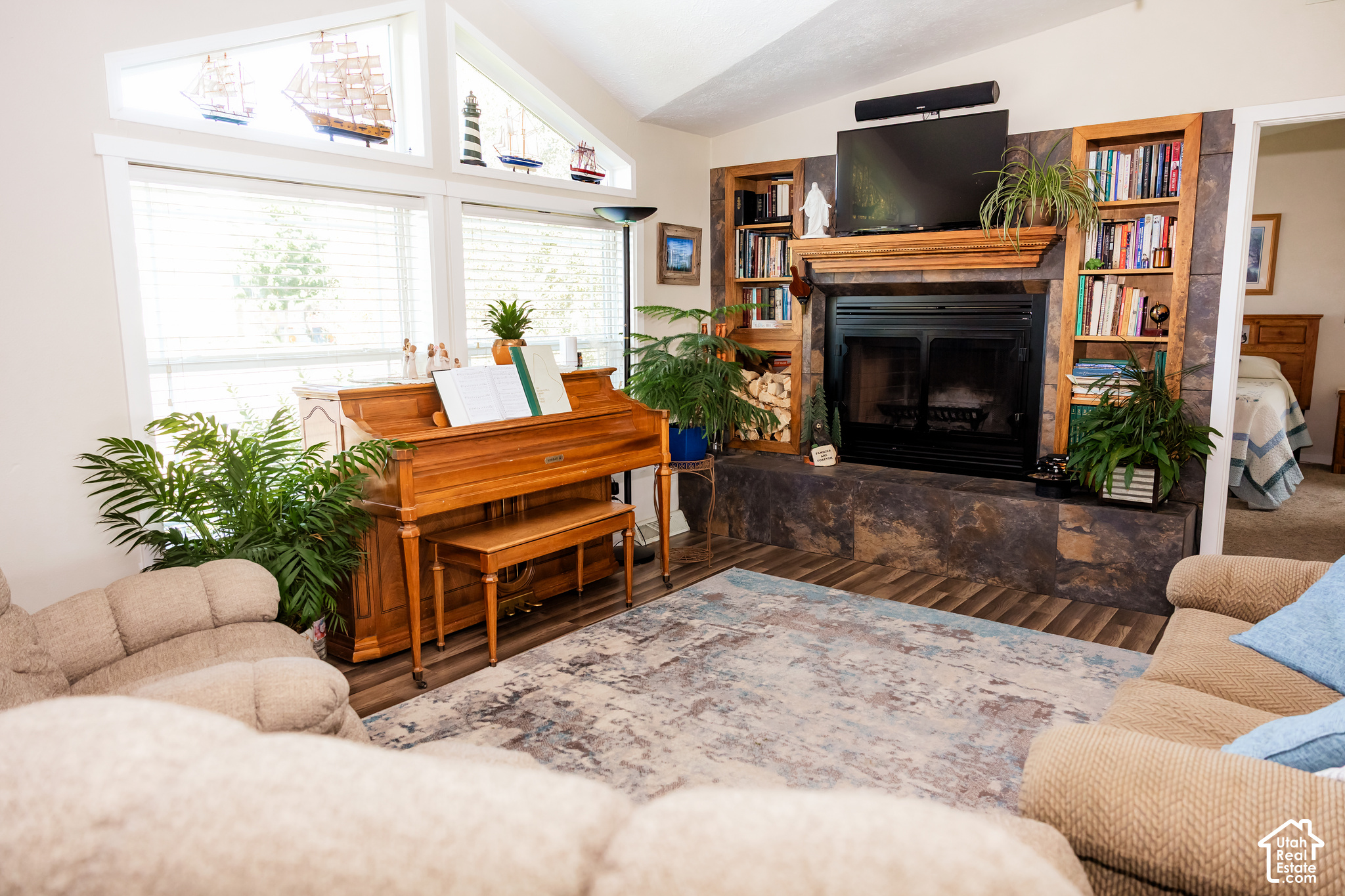 main property photo 8