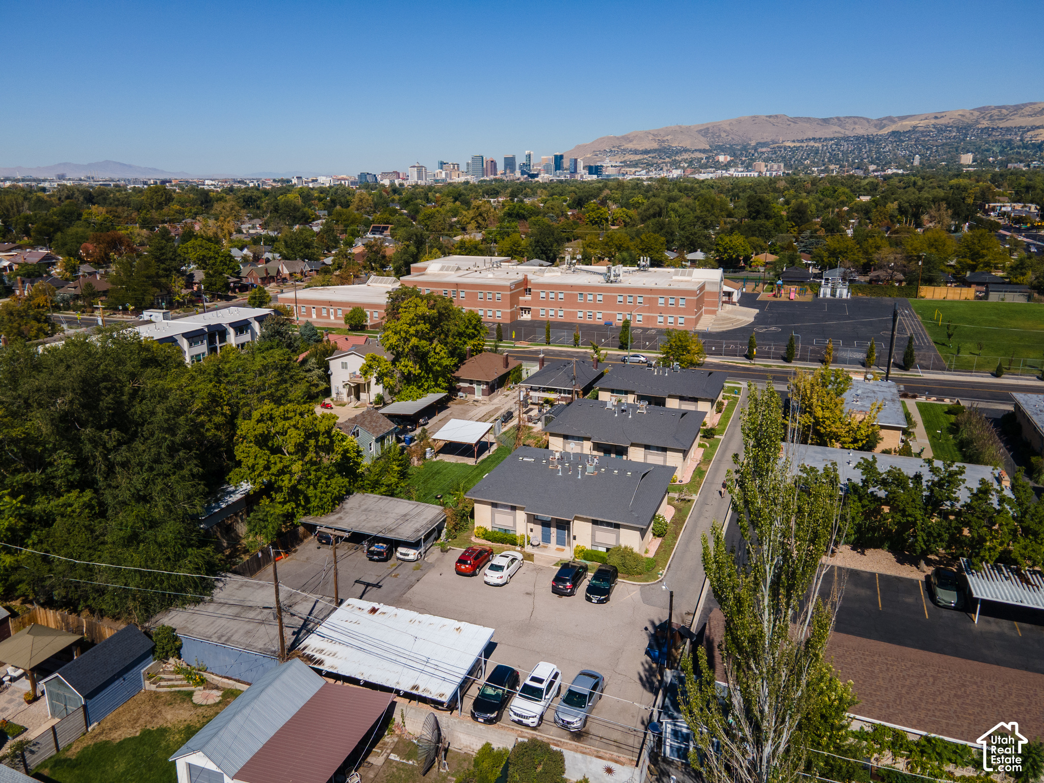 main property photo 23