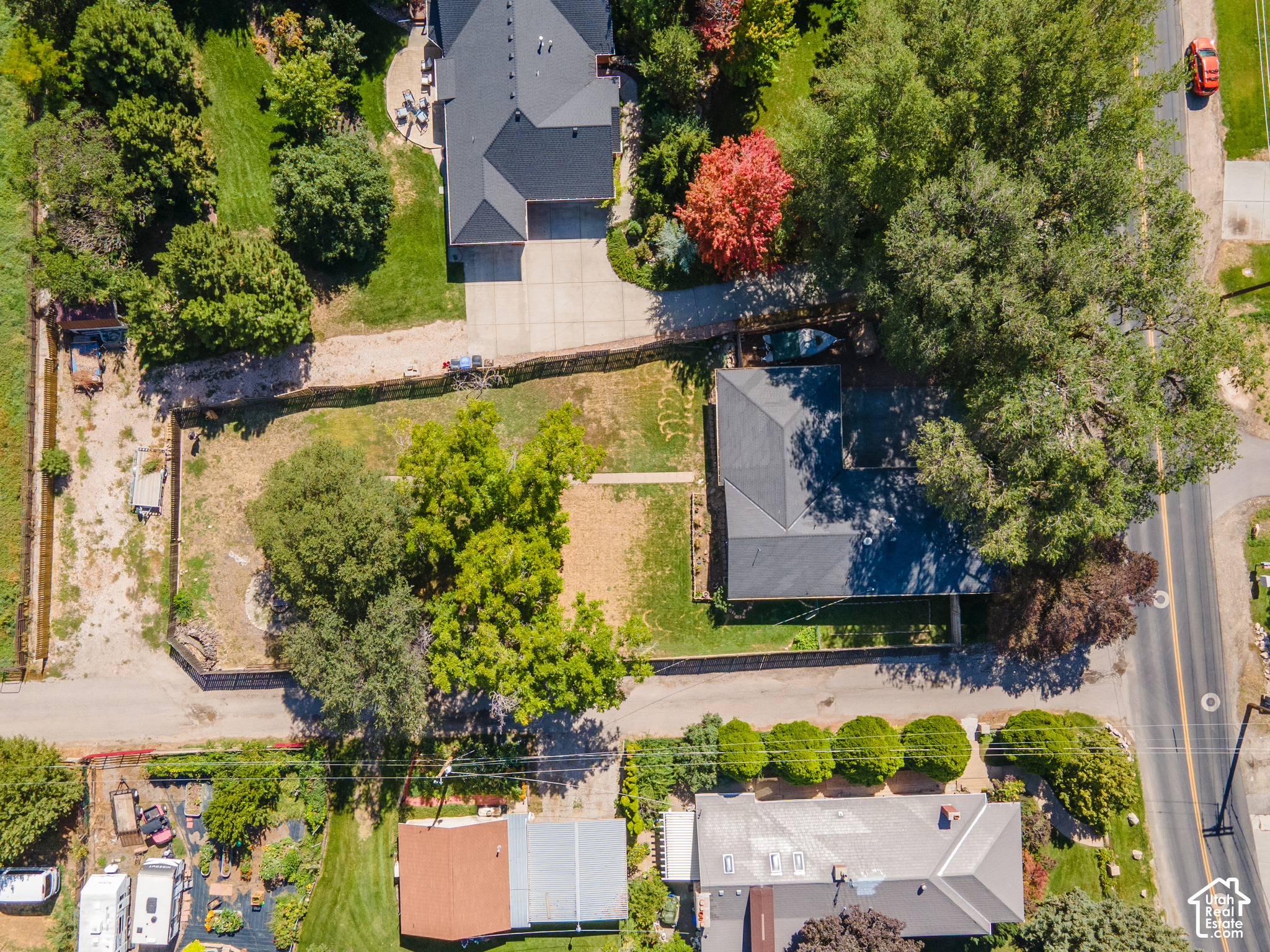 main property photo 19