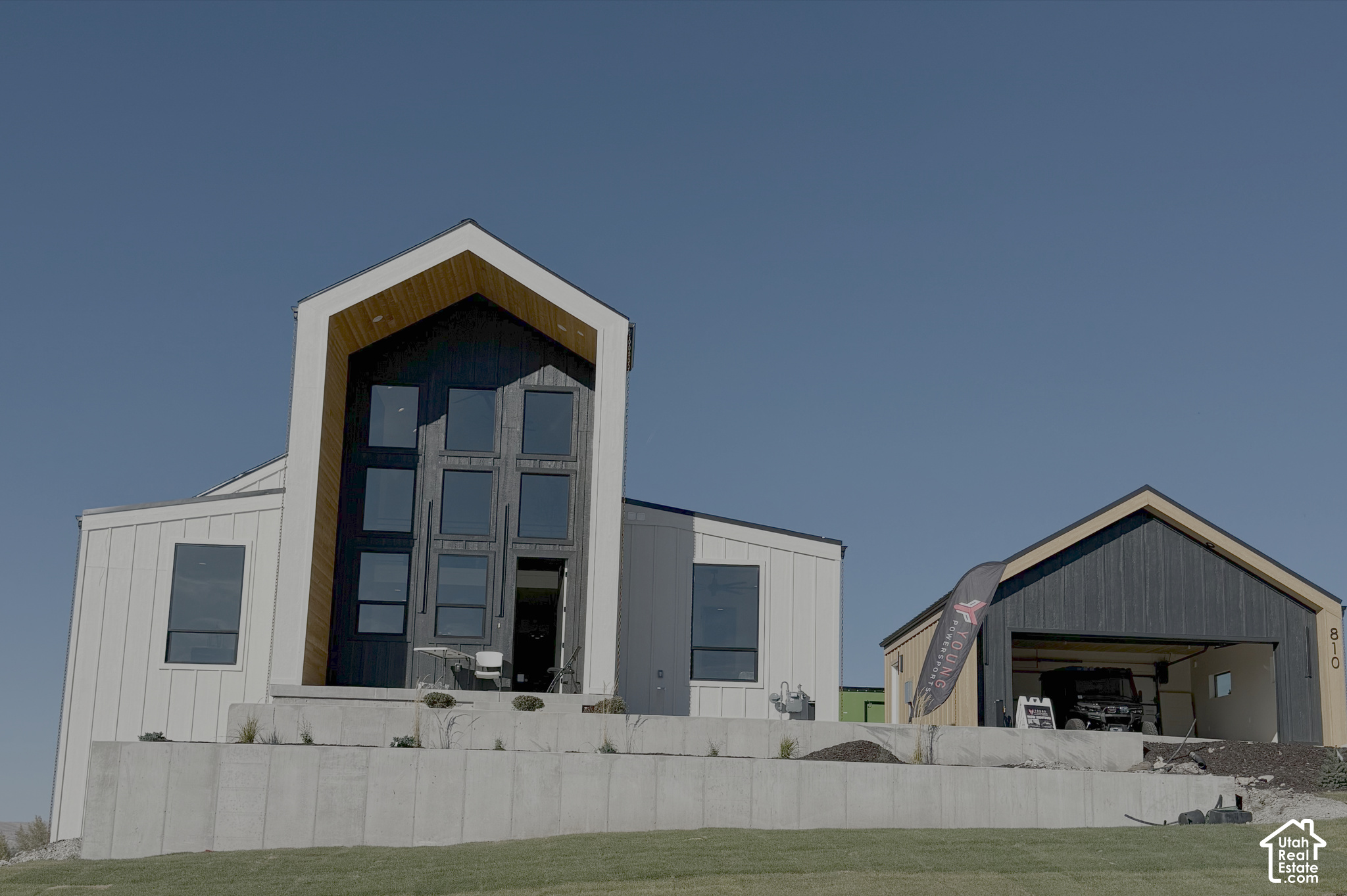 main property photo 0
