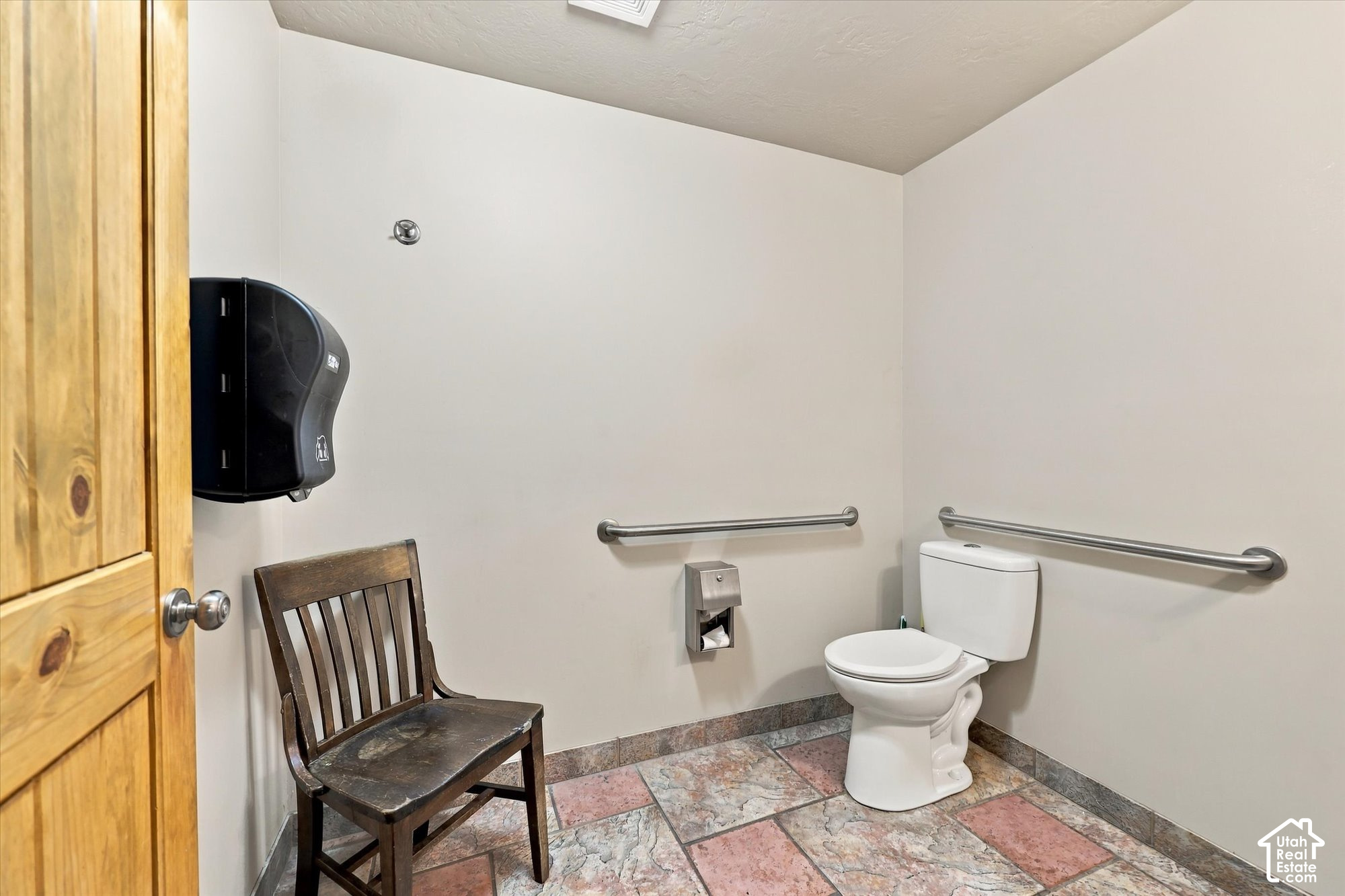 main property photo 12