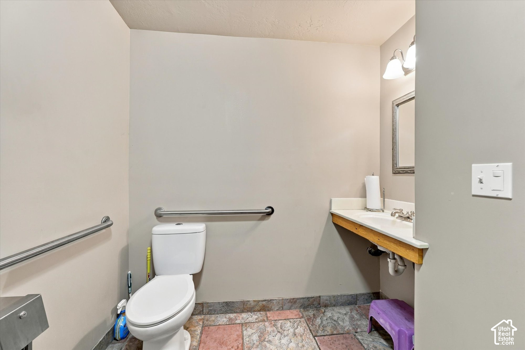 main property photo 18