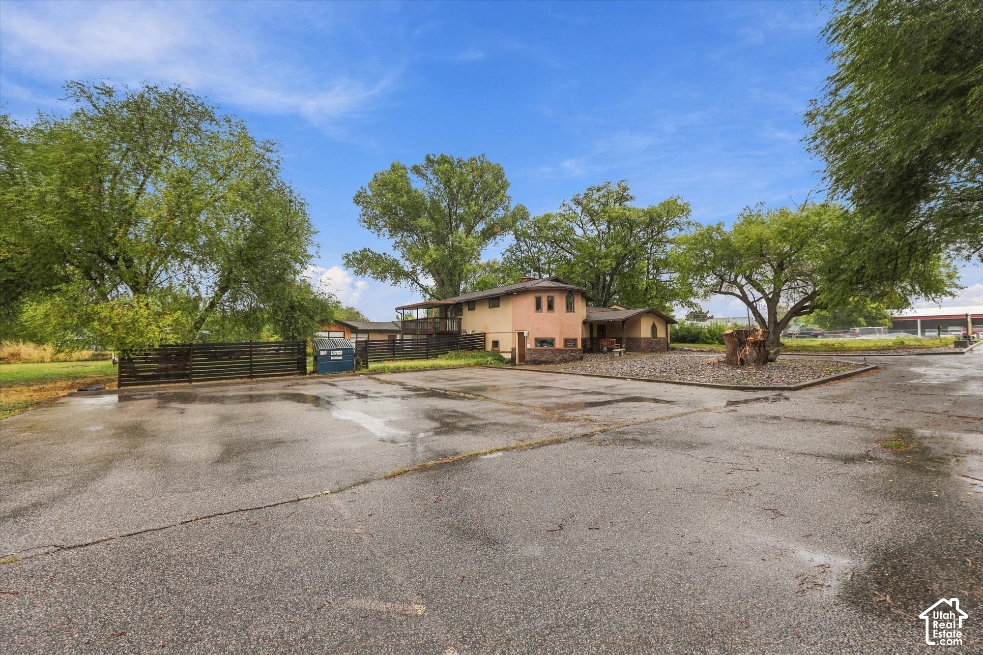 main property photo 33