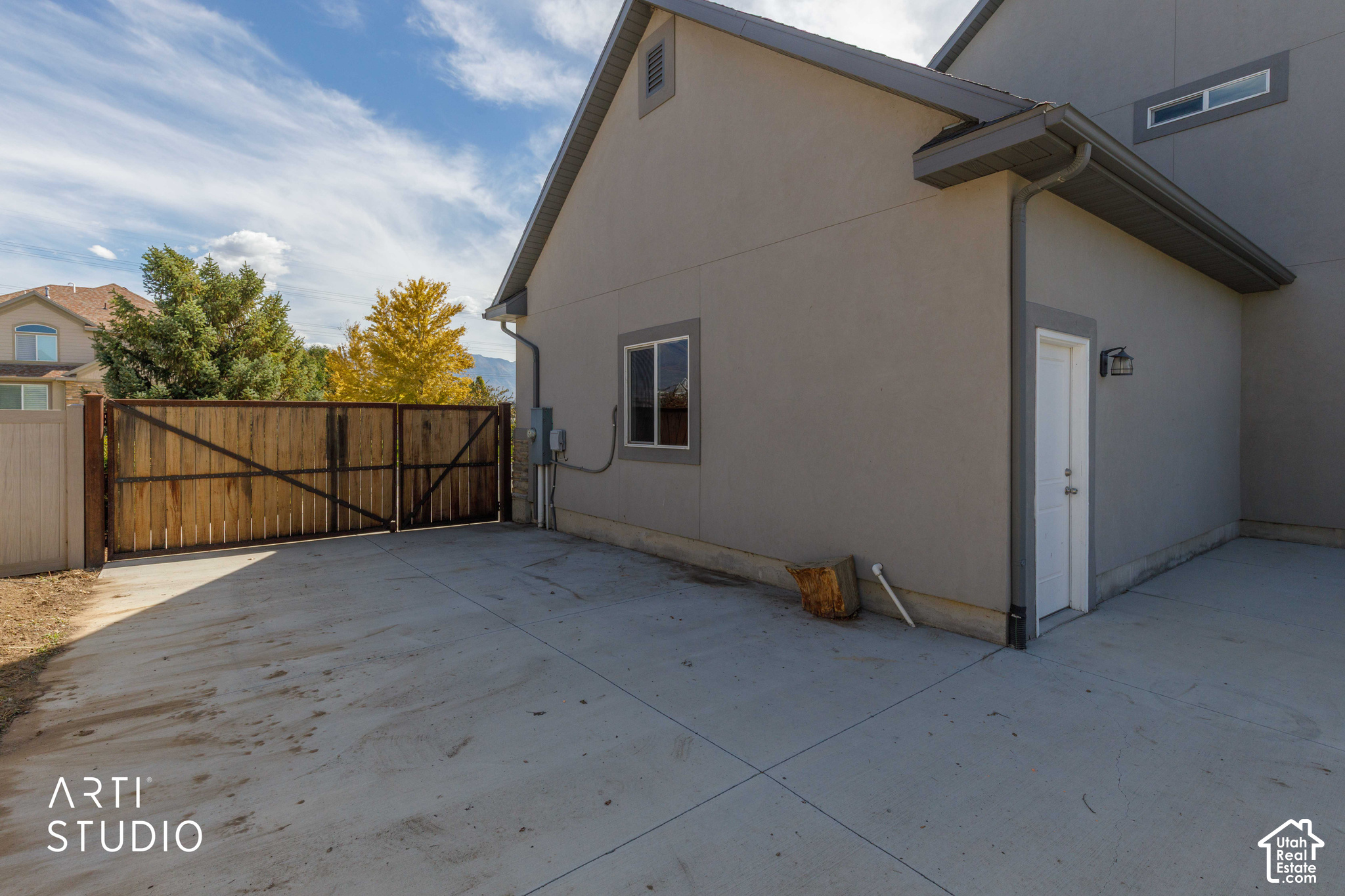 main property photo 54