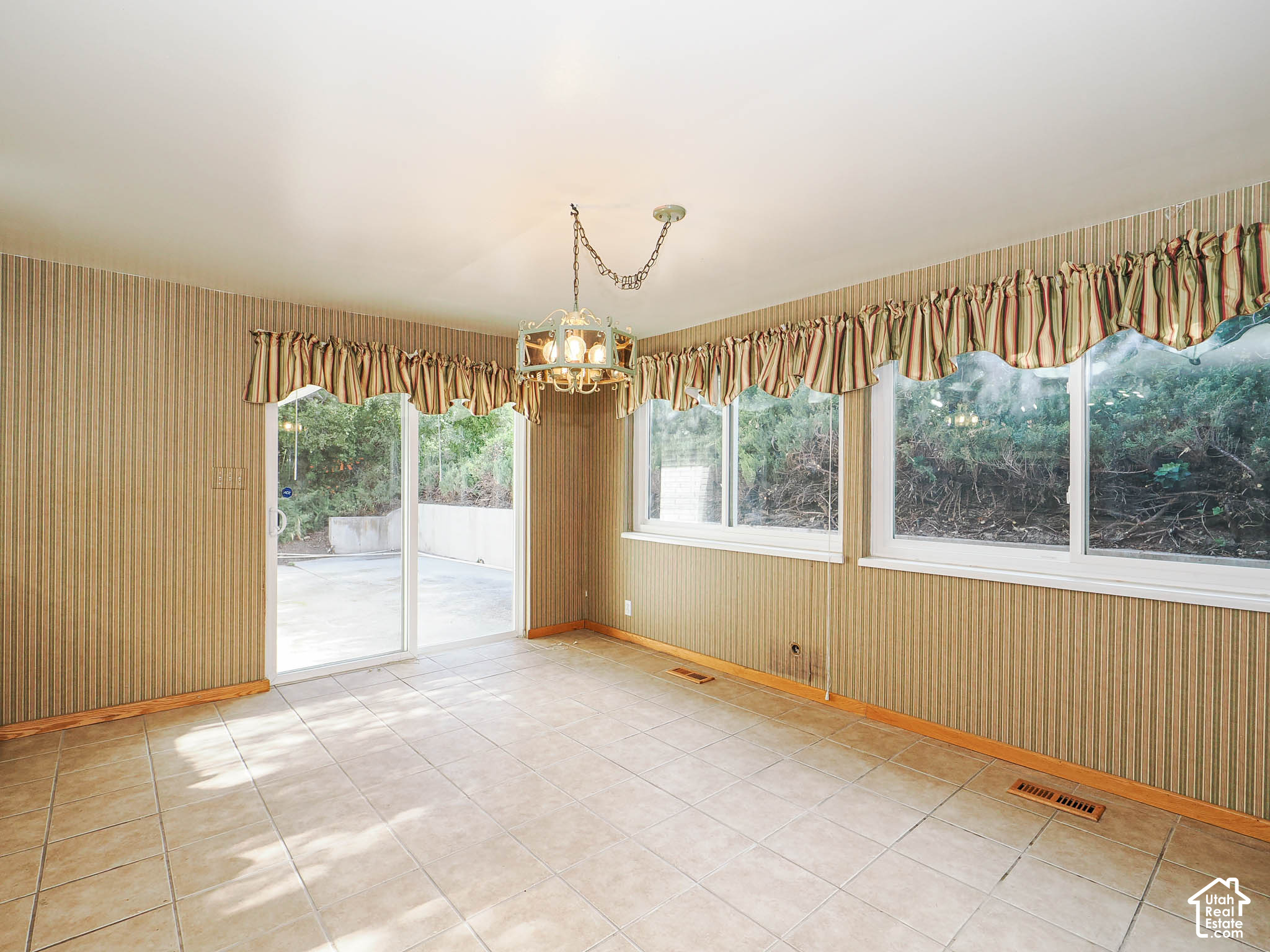 property viewer photo 43
