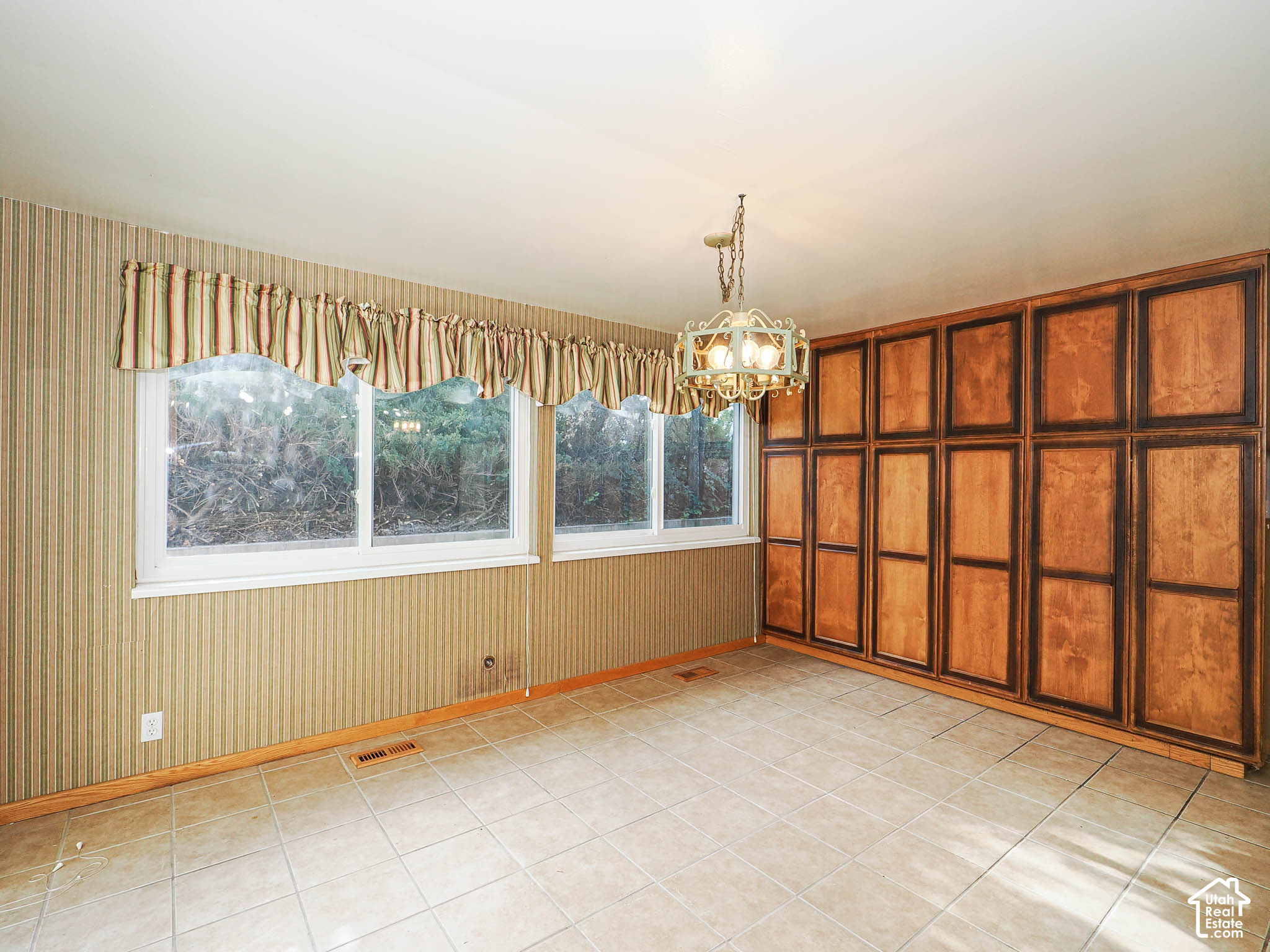 property viewer photo 44