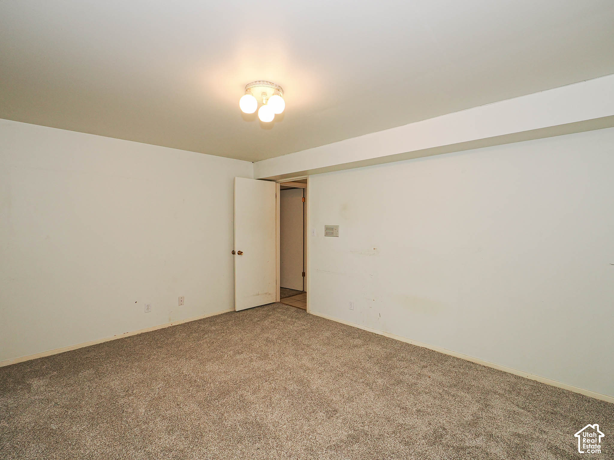 property viewer photo 57