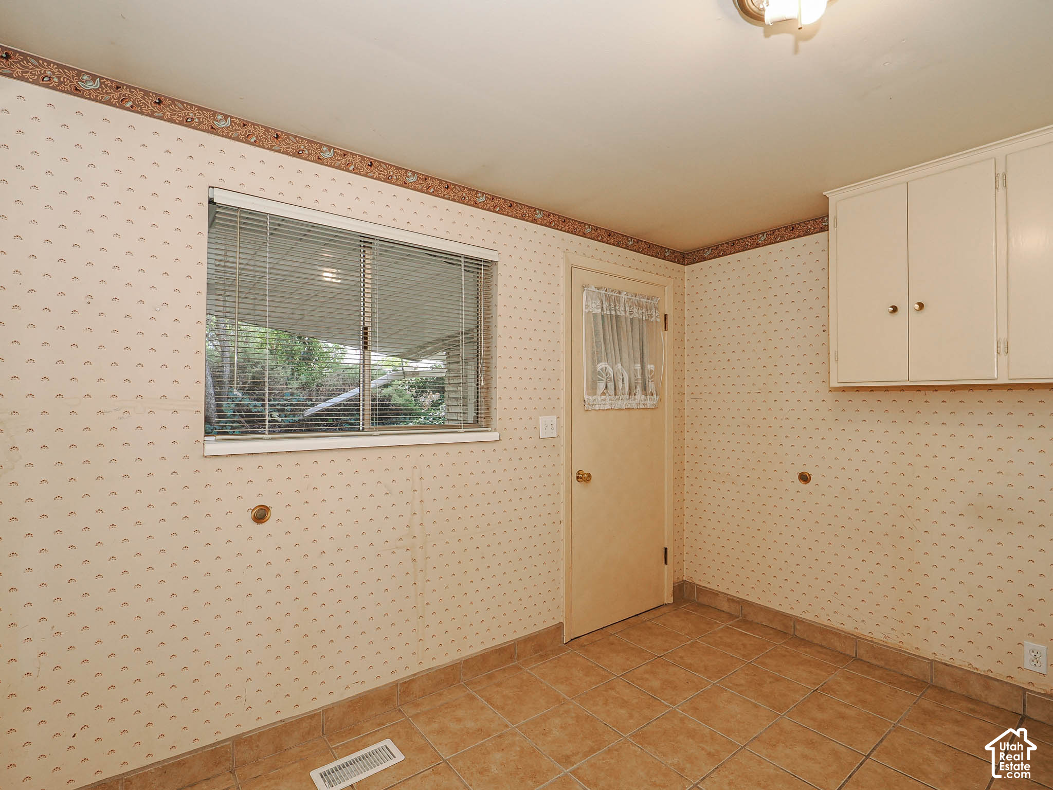 property viewer photo 61