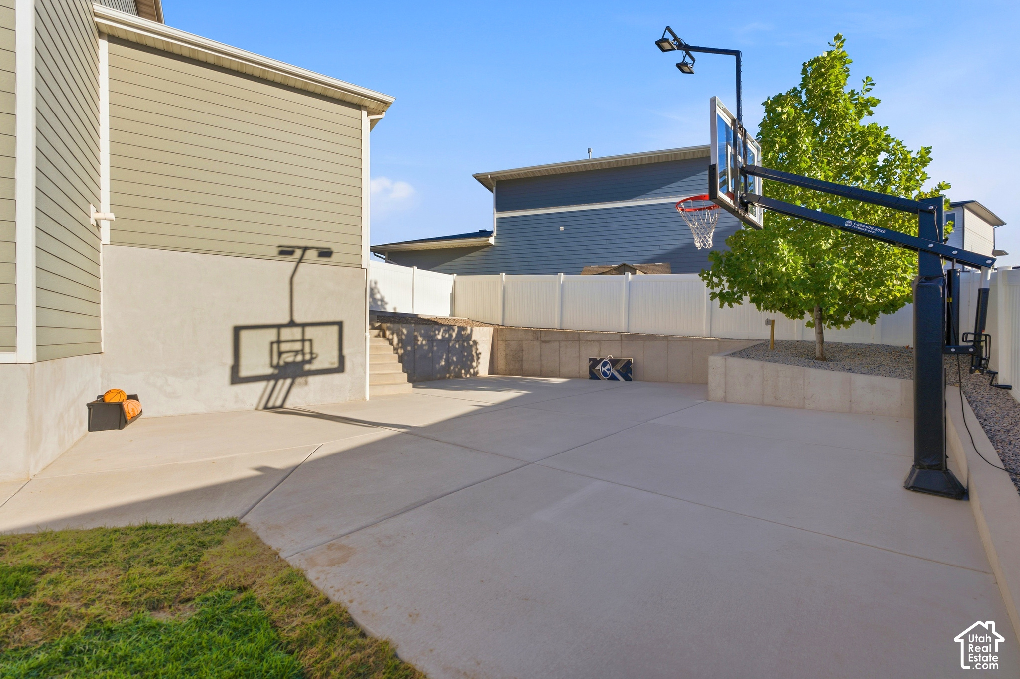 main property photo 60