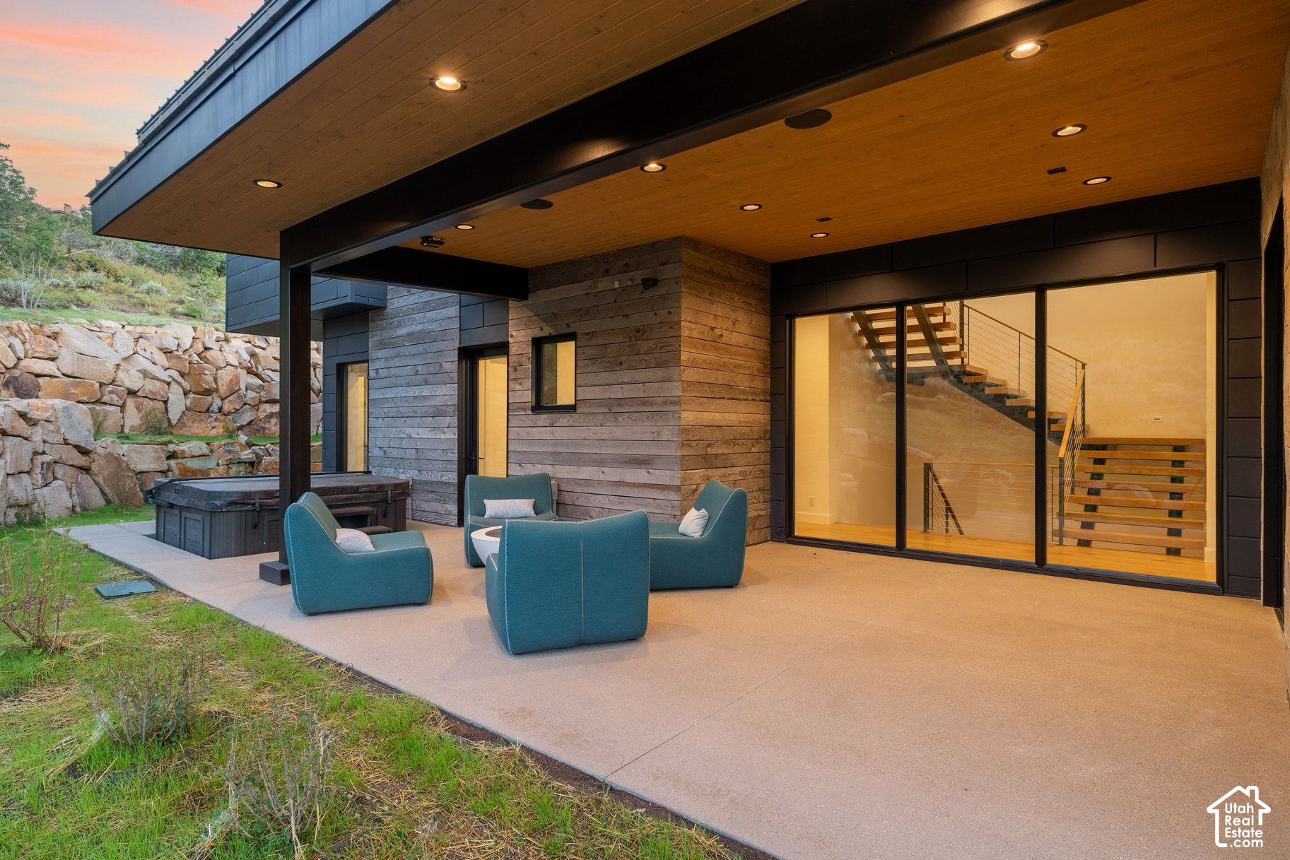 main property photo 38
