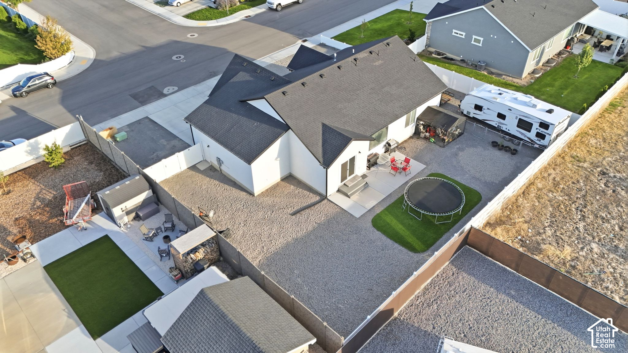 main property photo 41