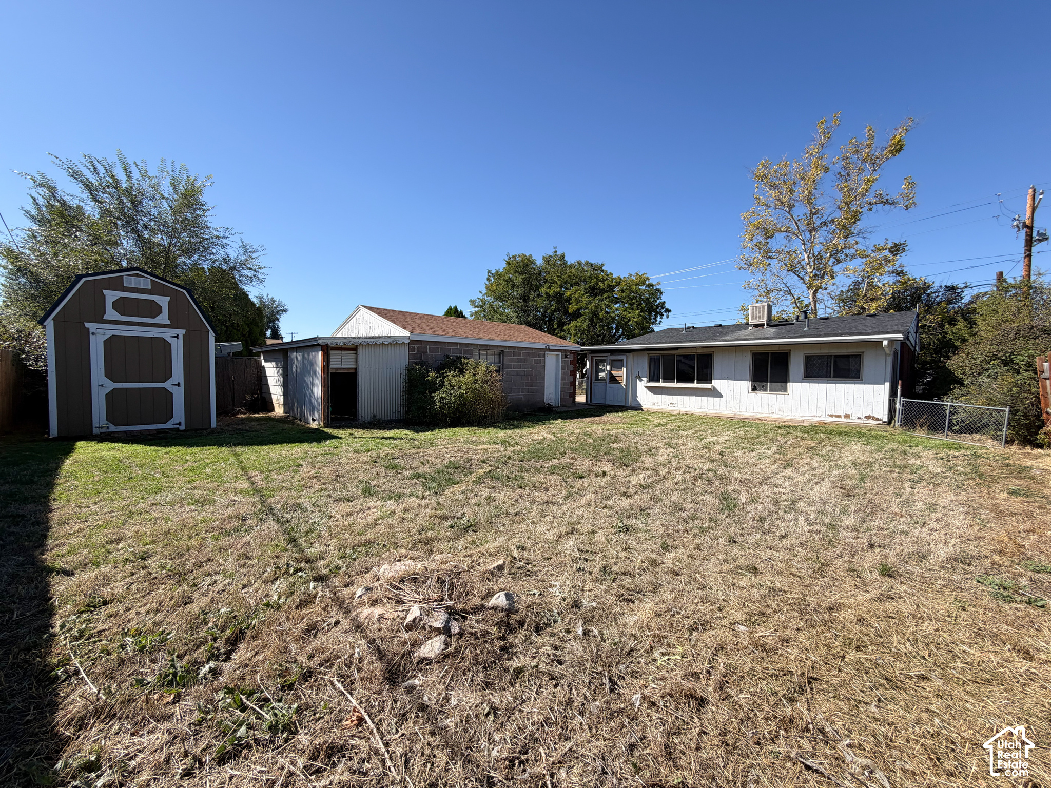 main property photo 17