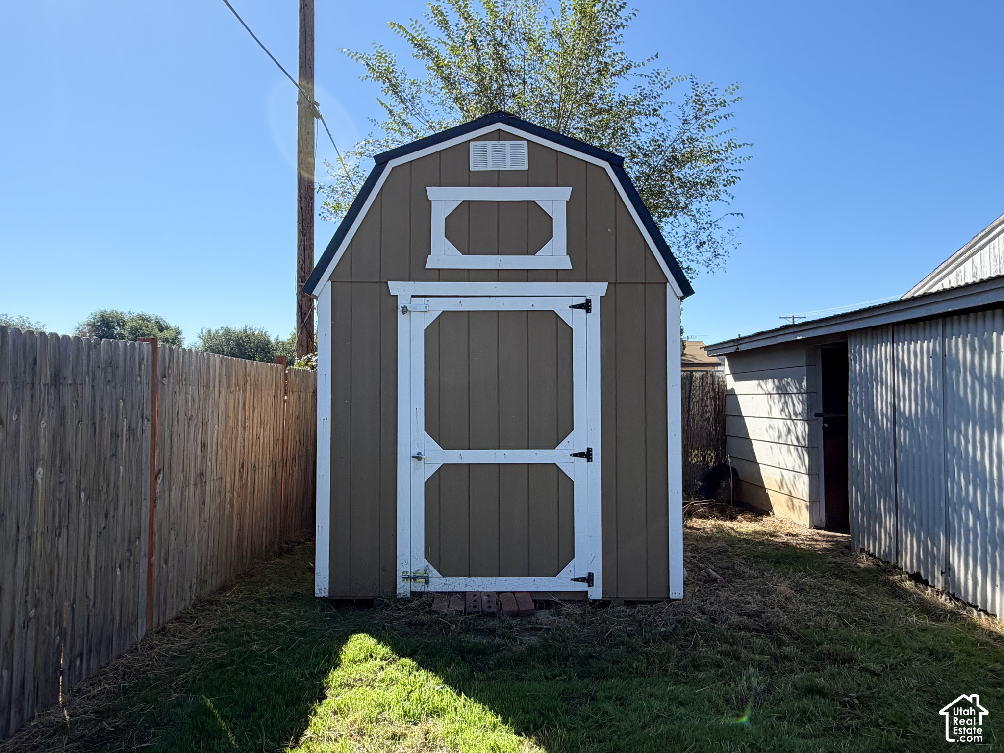 main property photo 18