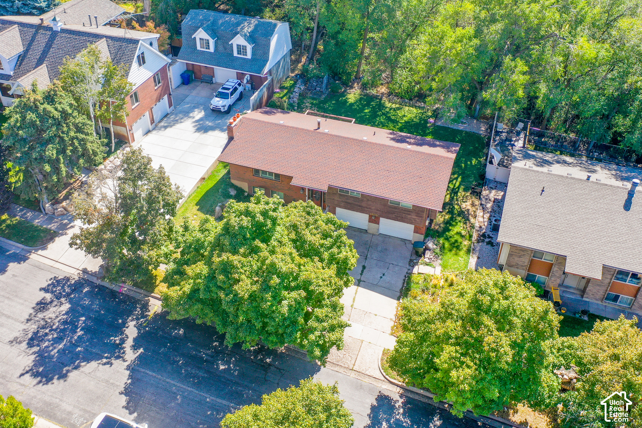 main property photo 30