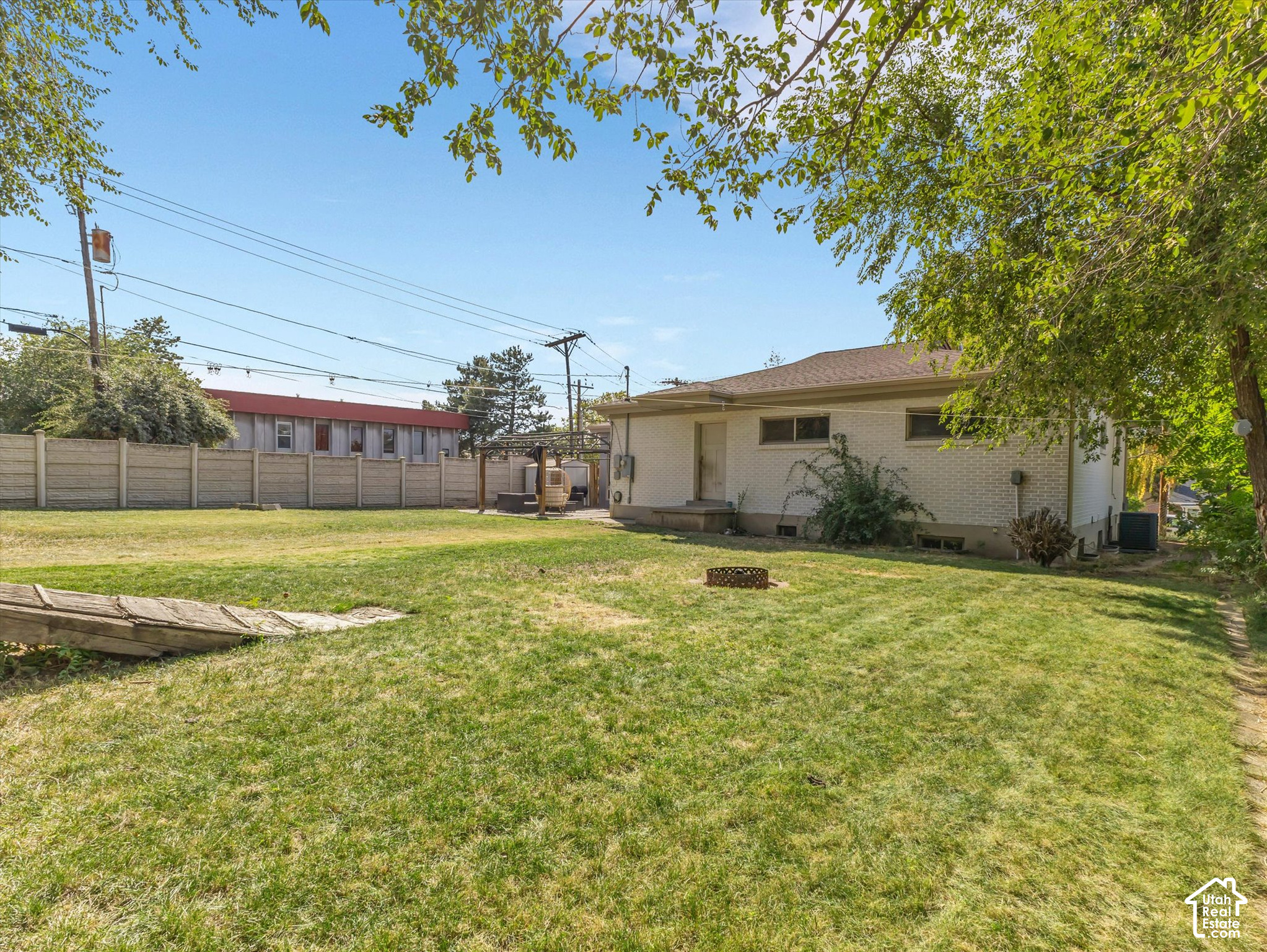 main property photo 30