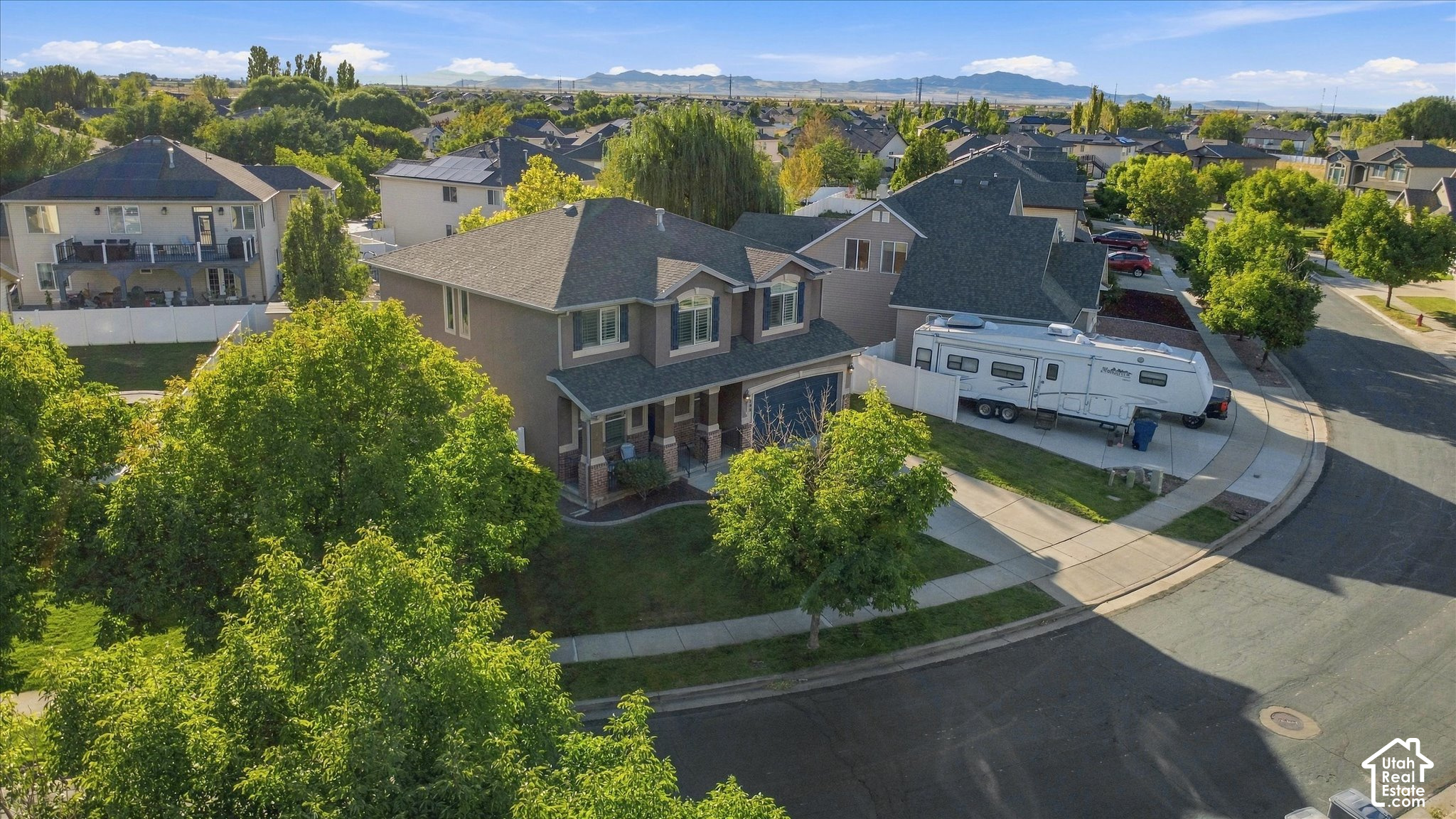 main property photo 40