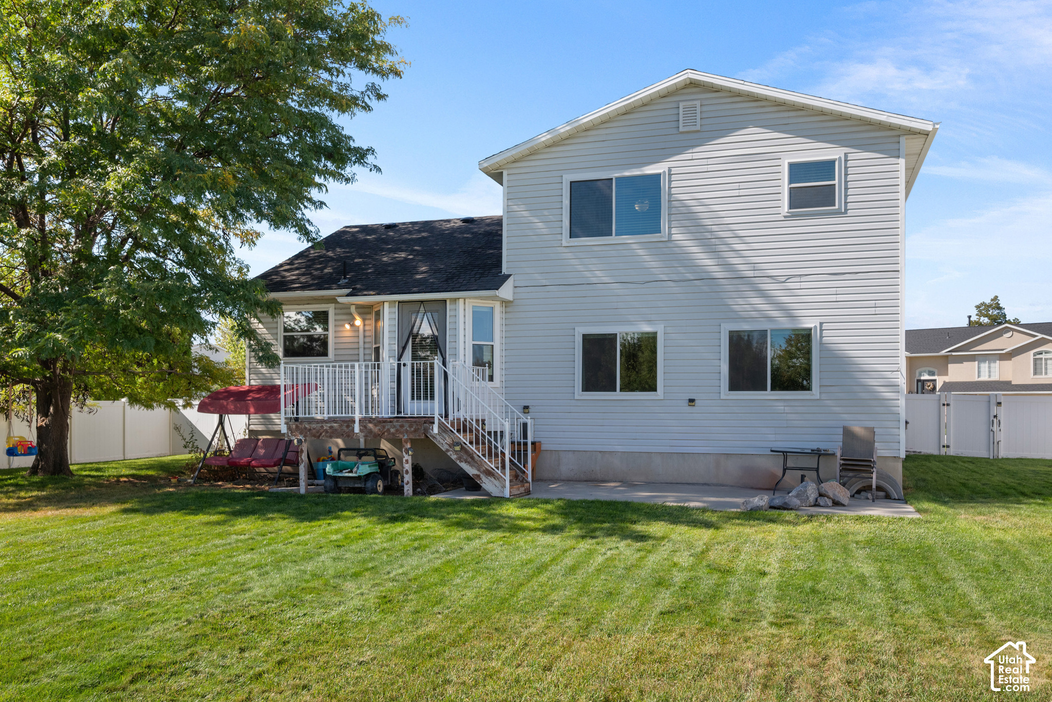 main property photo 28