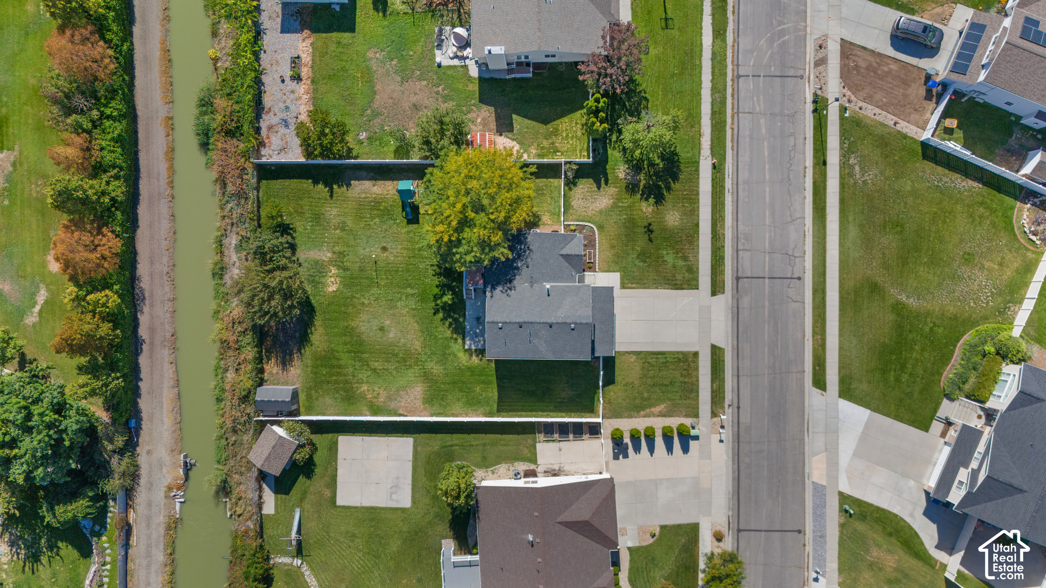 main property photo 33