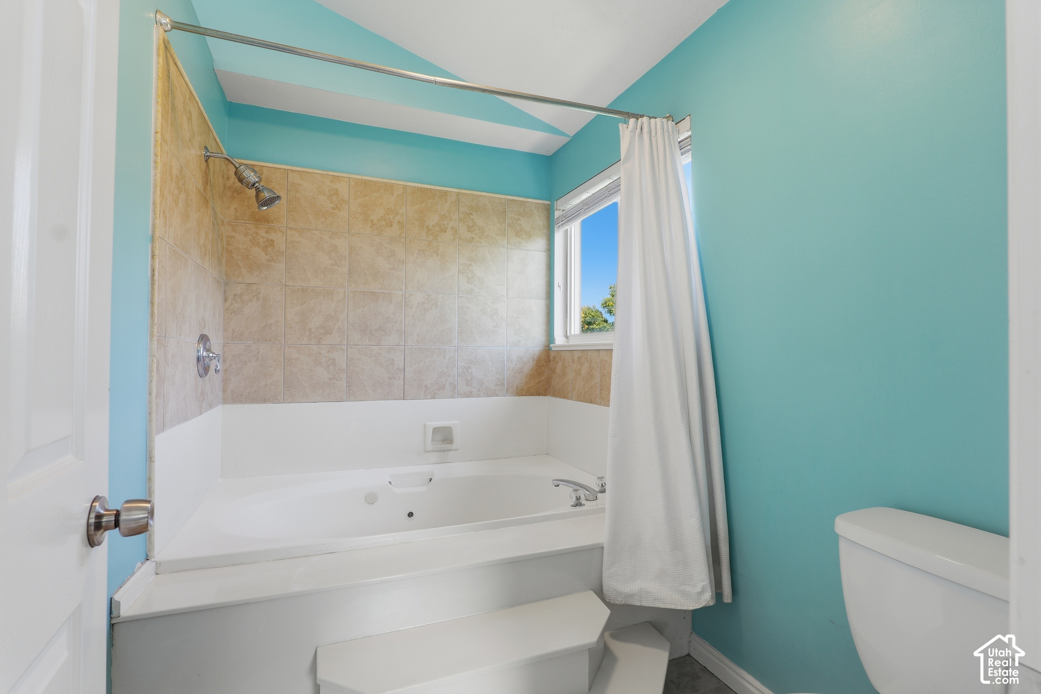 main property photo 16