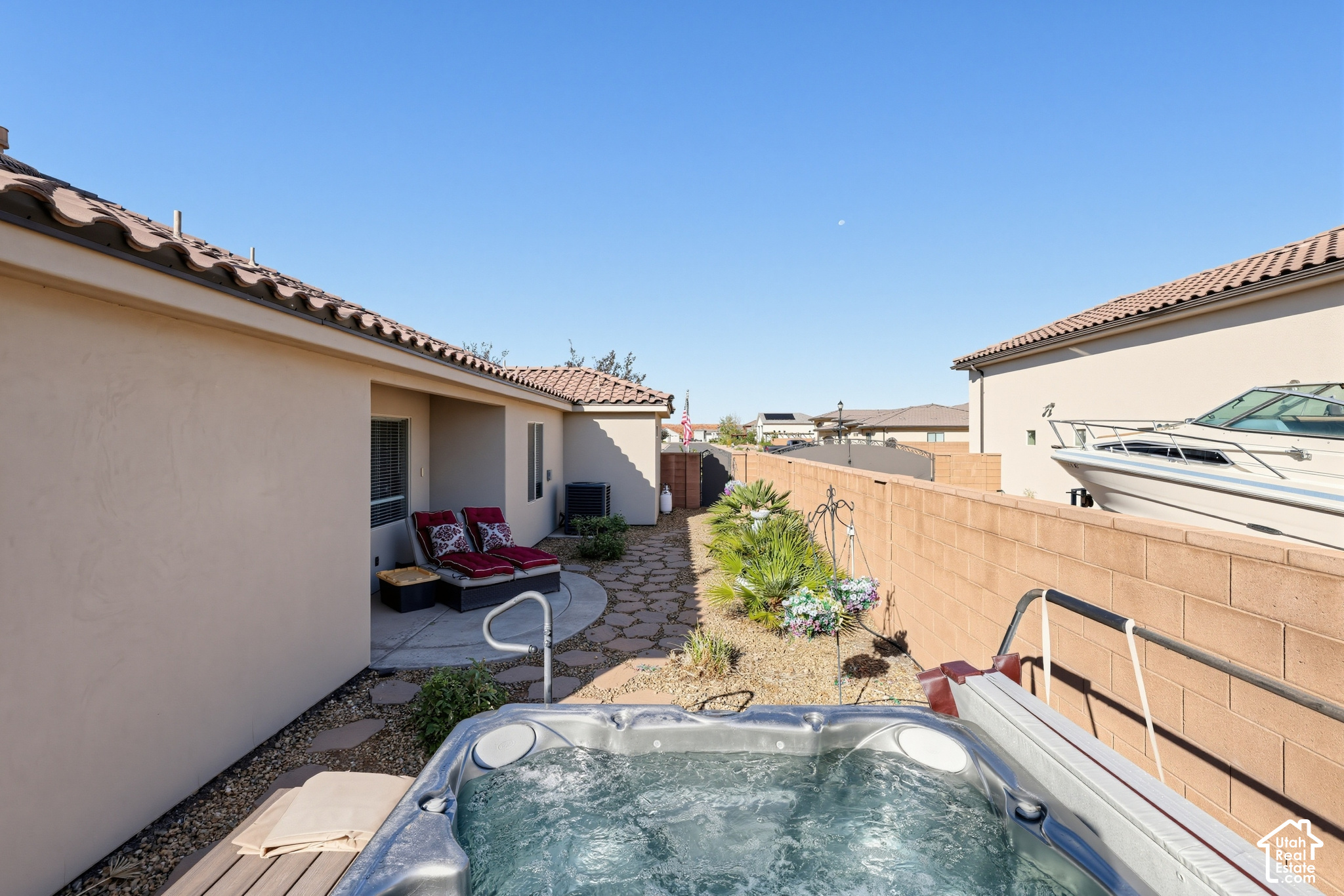 main property photo 22