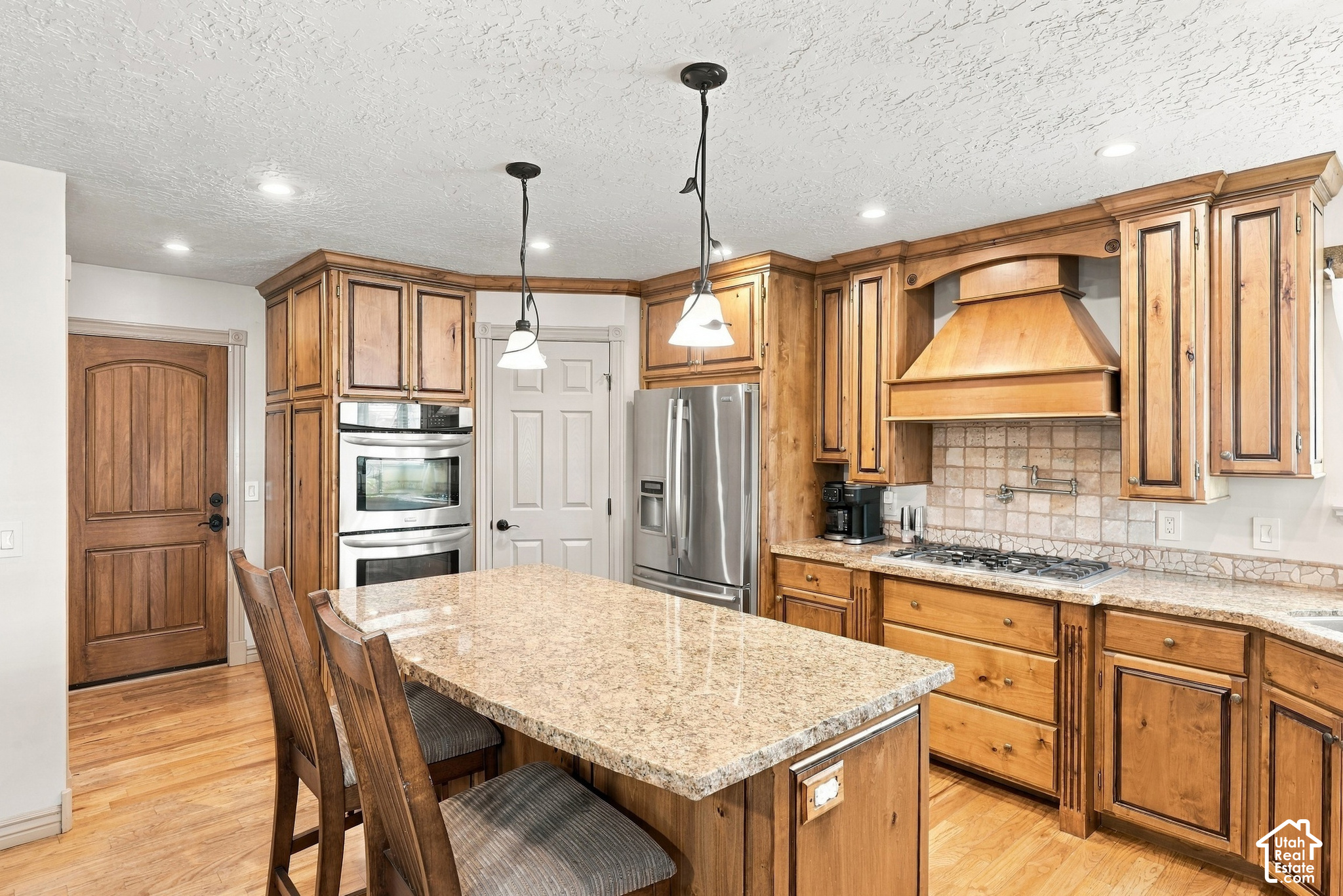 main property photo 22