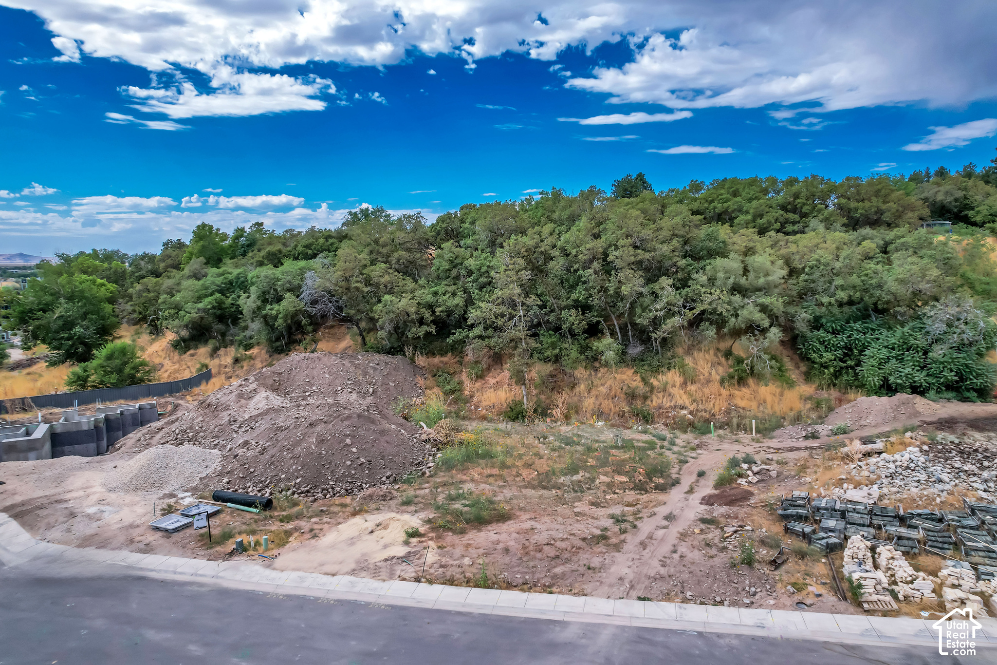 main property photo 18